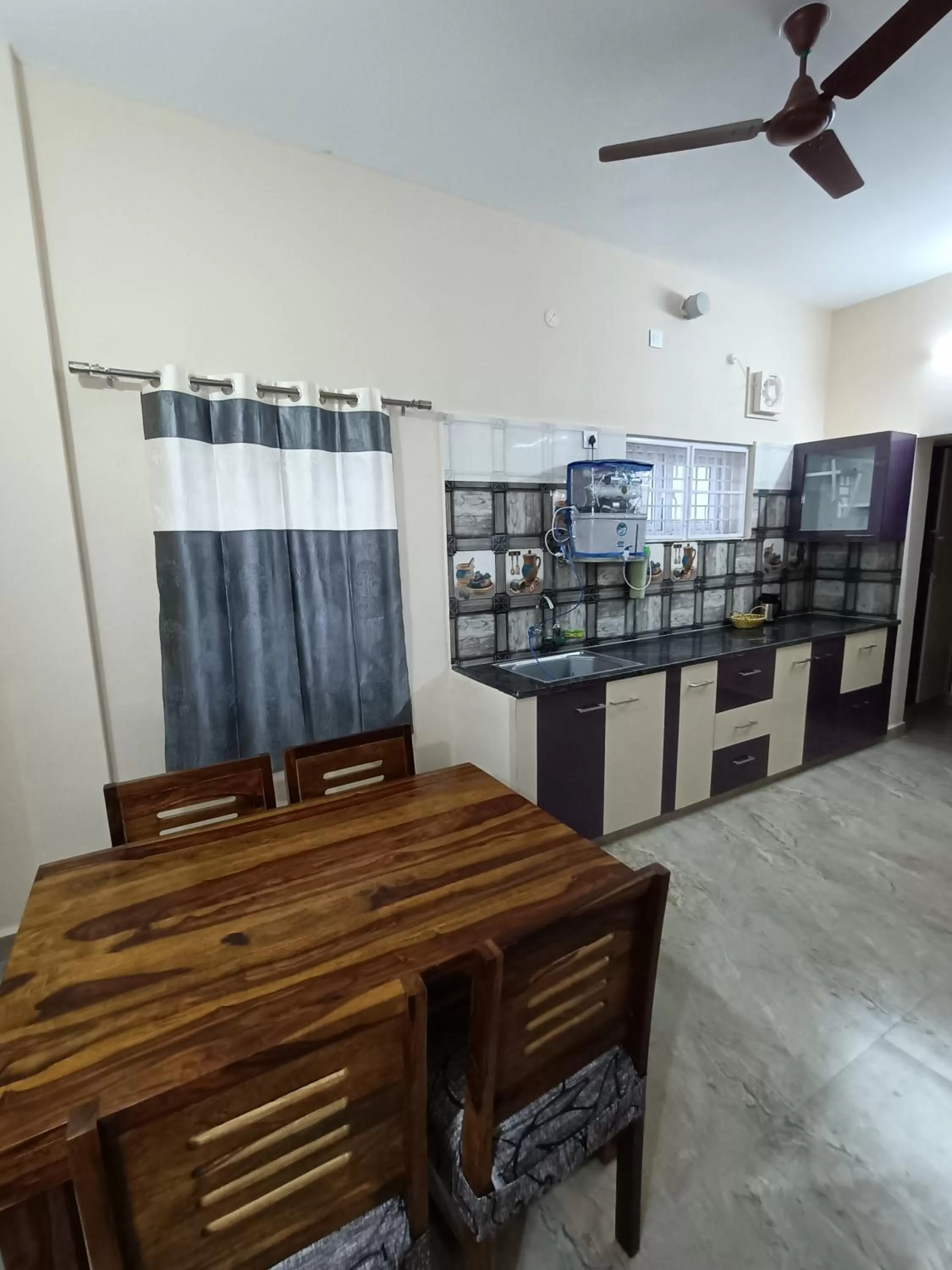 Dining Area in Doctor's Homestay