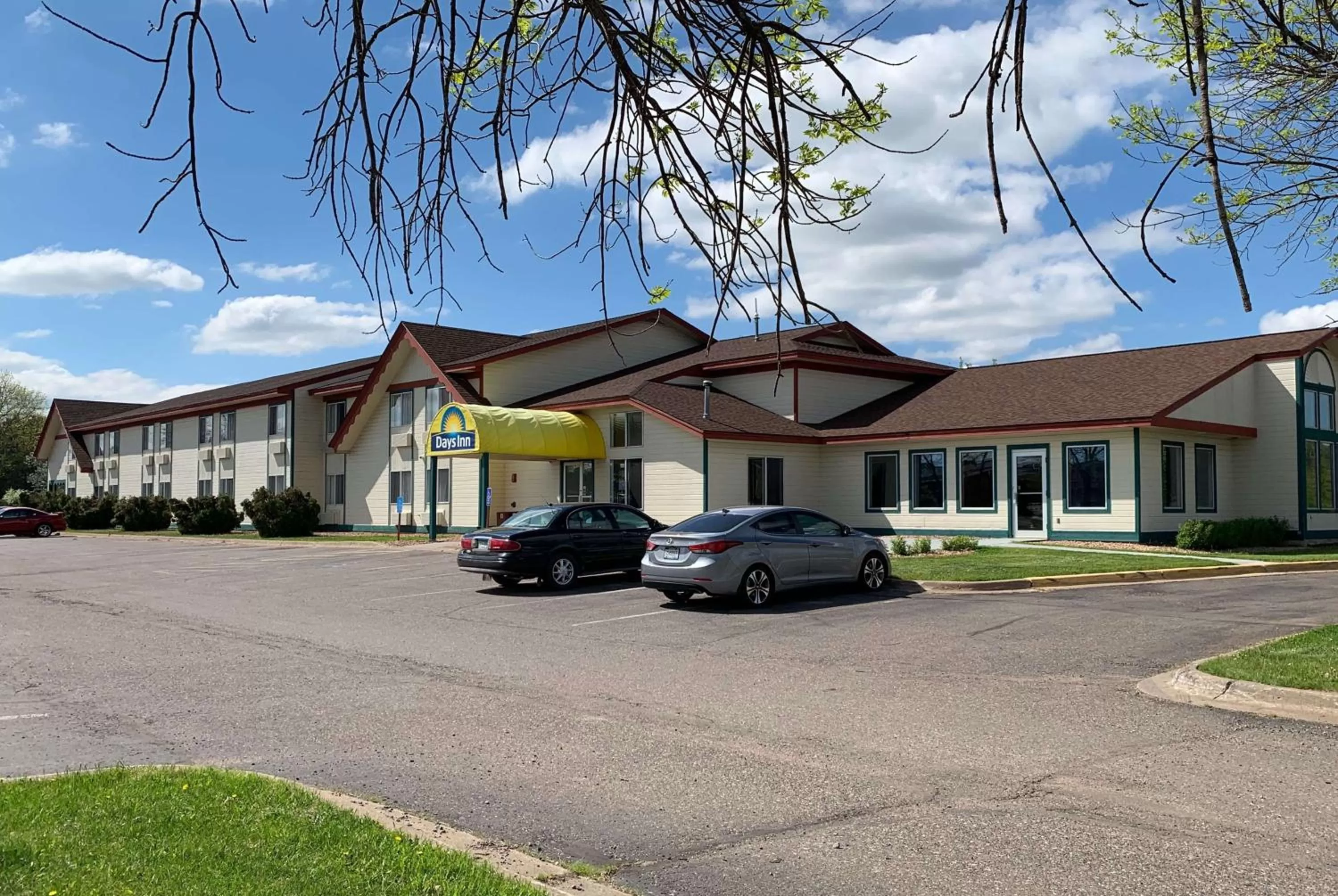 Property building in Days Inn by Wyndham Hinckley