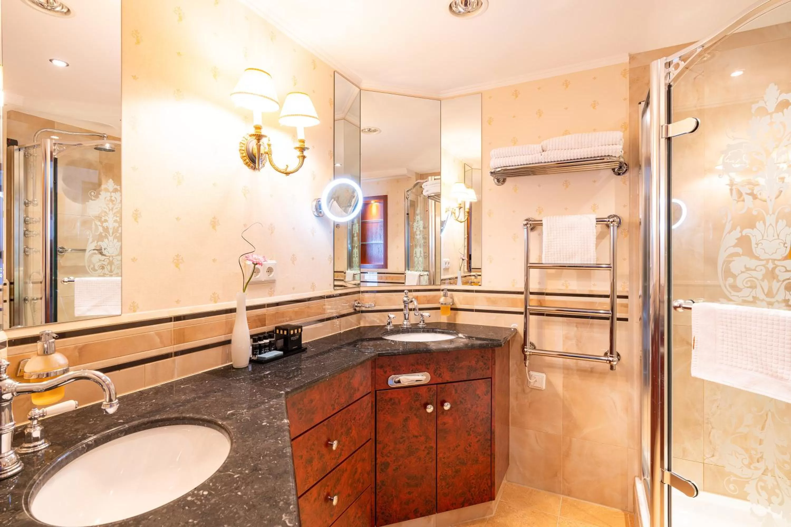 Bathroom in SEETELHOTEL Ahlbecker Hof das elegante Traditionshotel & ruhiger Rückzugsort an der Ostsee