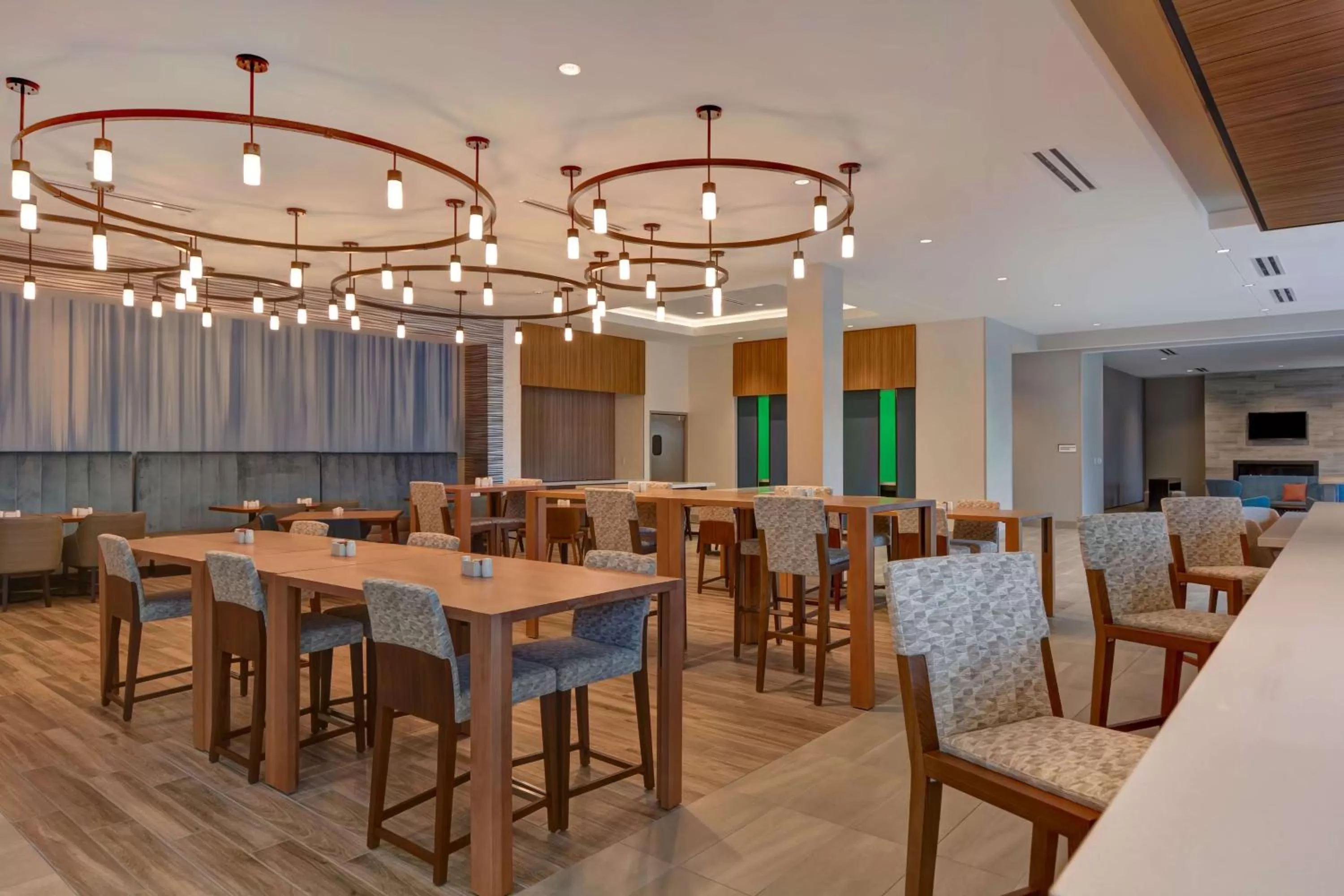Lounge or bar in Hilton Garden Inn Destin Miramar Beach, Fl