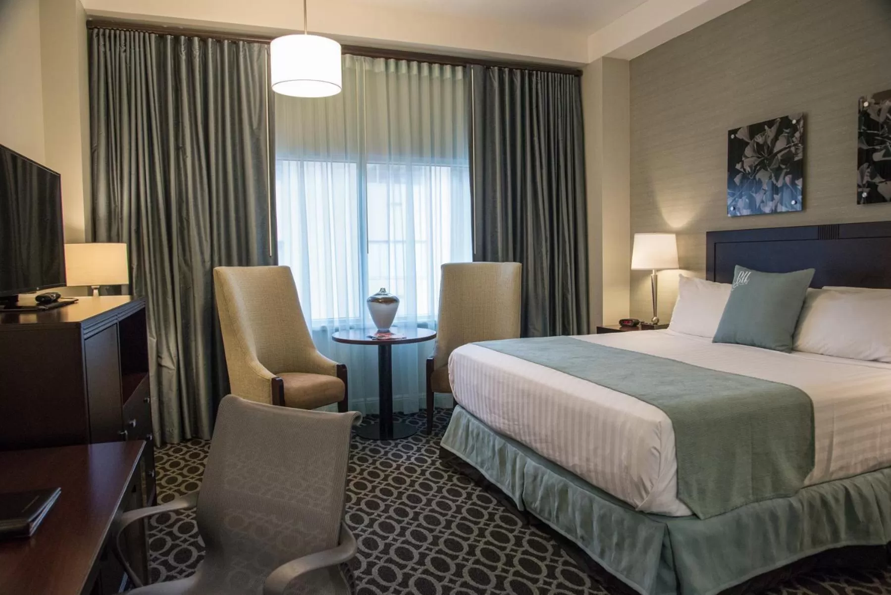 Bed in Brent House Hotel