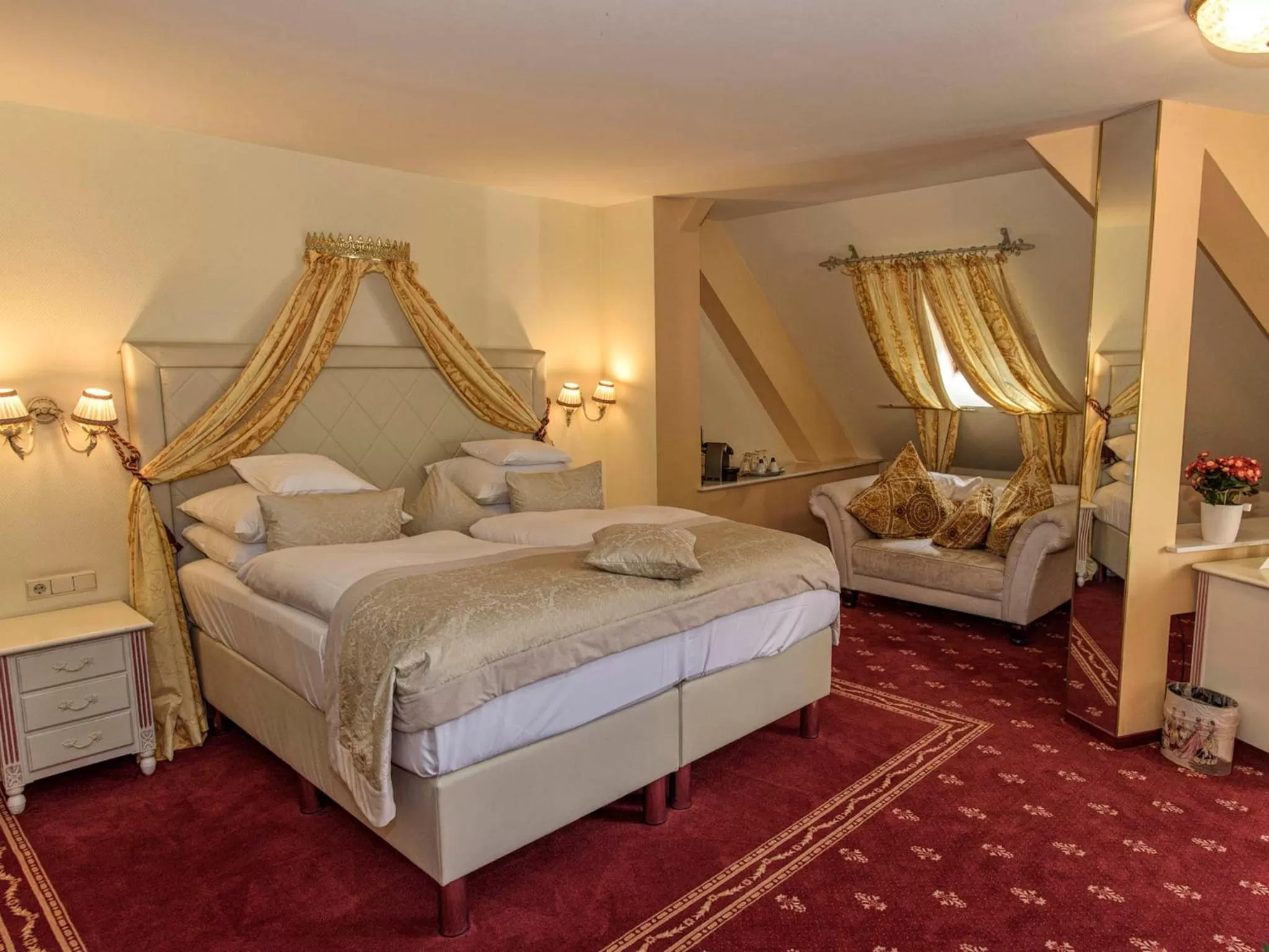 Shower, Bed in Hotel Augusta Am Kurfürstendamm