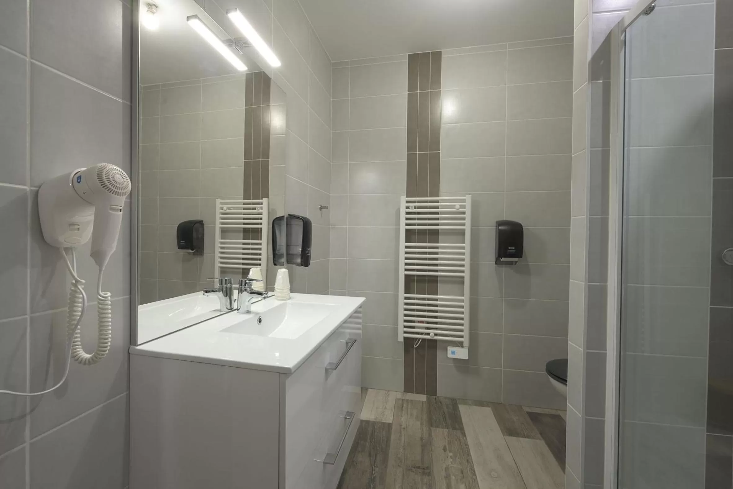 Bathroom in Hotel De La Croisée