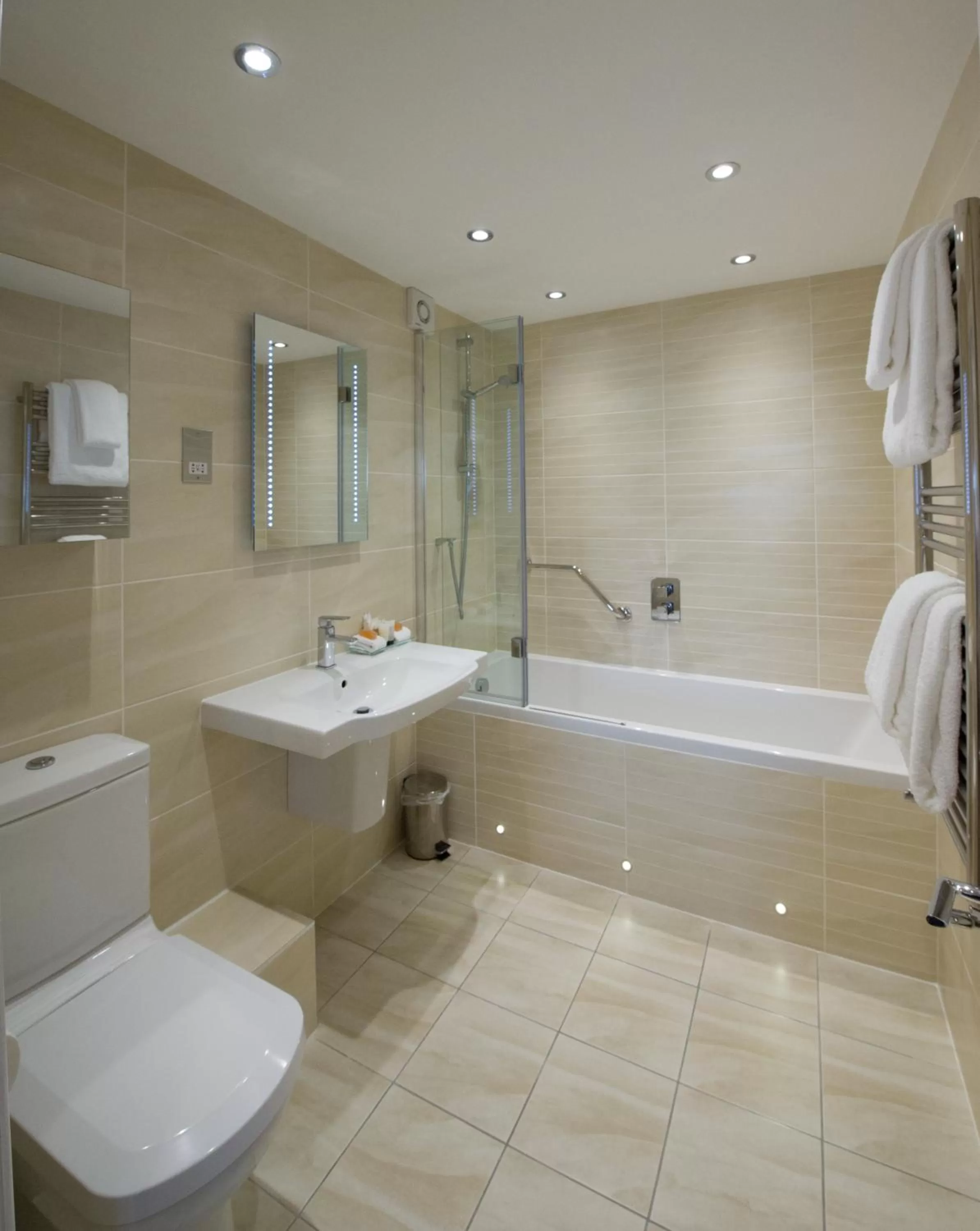 Shower in The Carlyon Bay Hotel and Spa