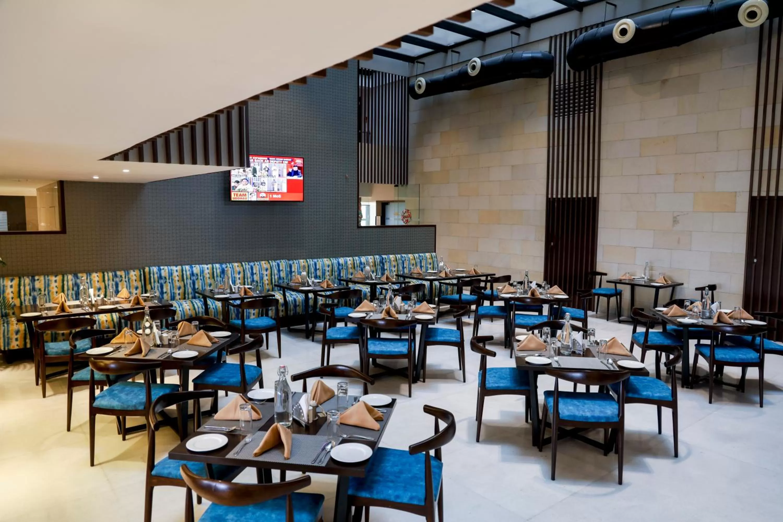 Restaurant/places to eat in Royal Orchid Golden Suites Pune