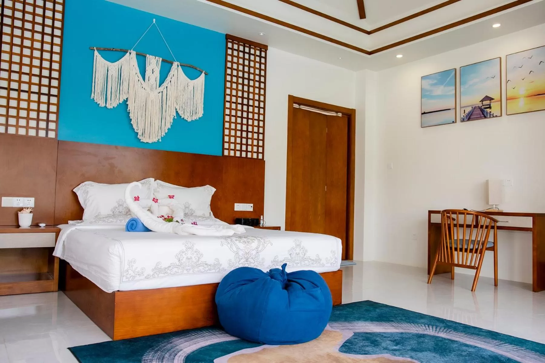 Bed in Amphitrite Resort