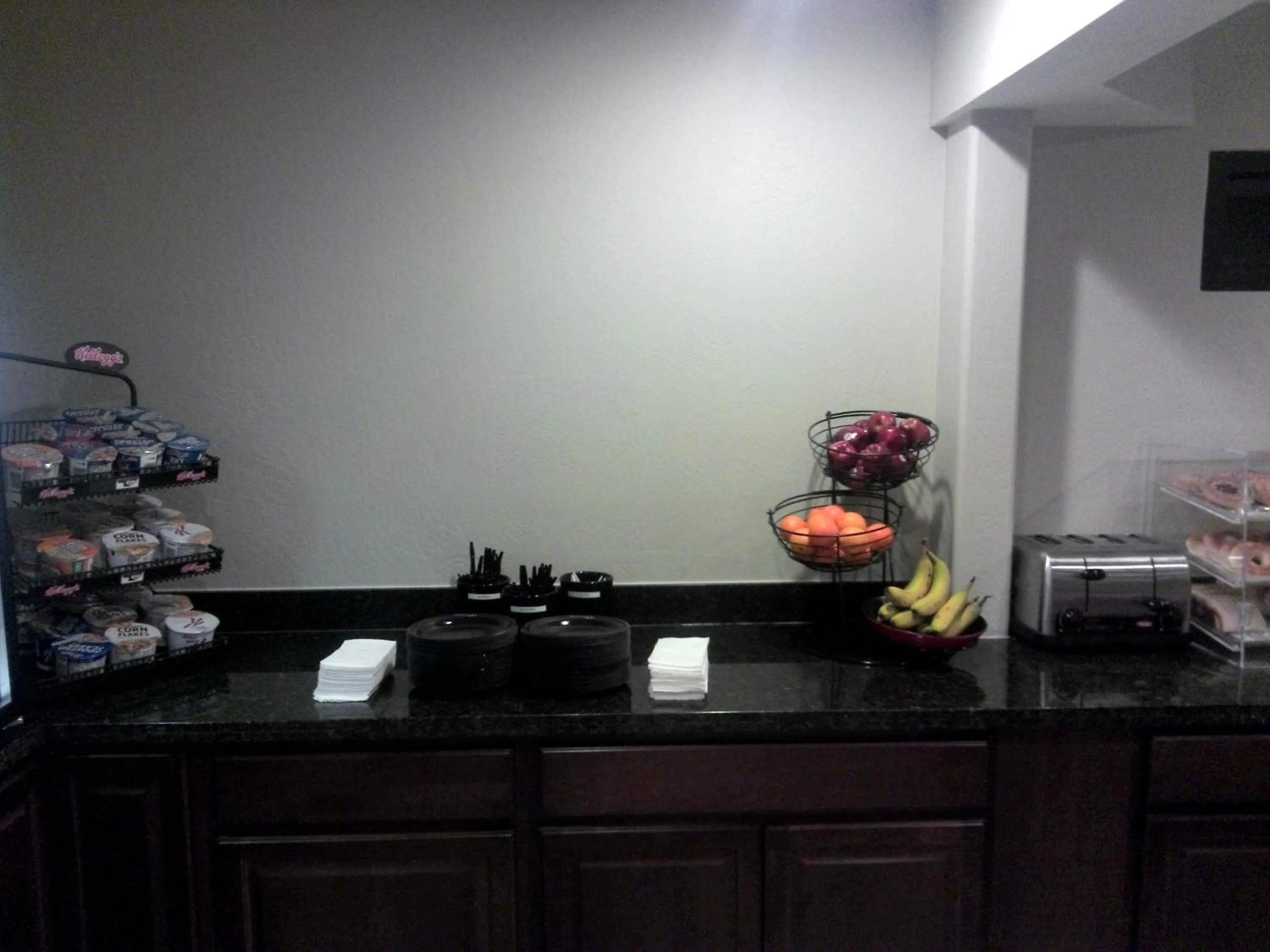 Kitchen or kitchenette in Infinity Inn & Suites
