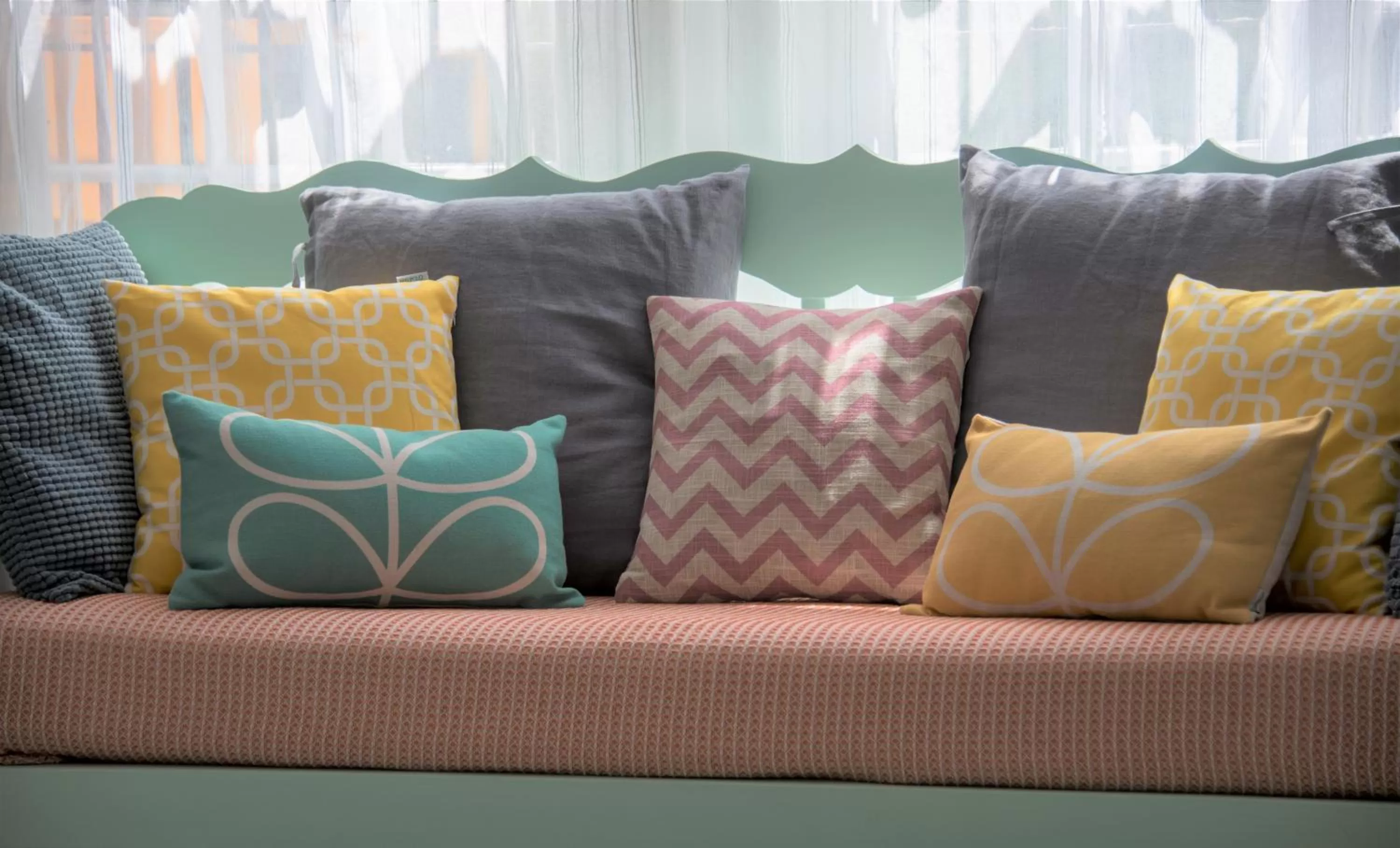 Communal lounge/ TV room, Seating Area in Hotel Capri