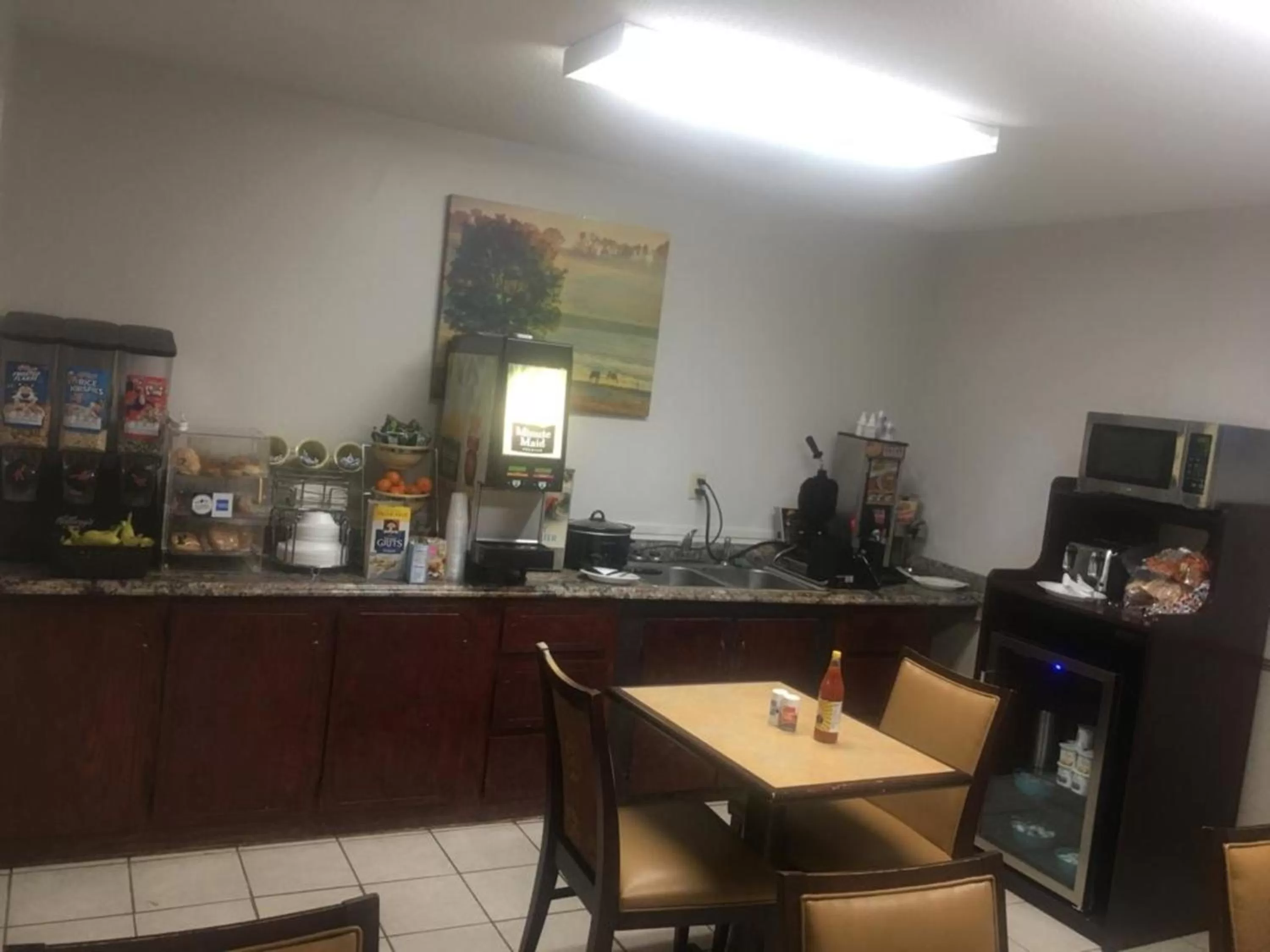 Food and drinks in Loyalty Inn Hawkinsville