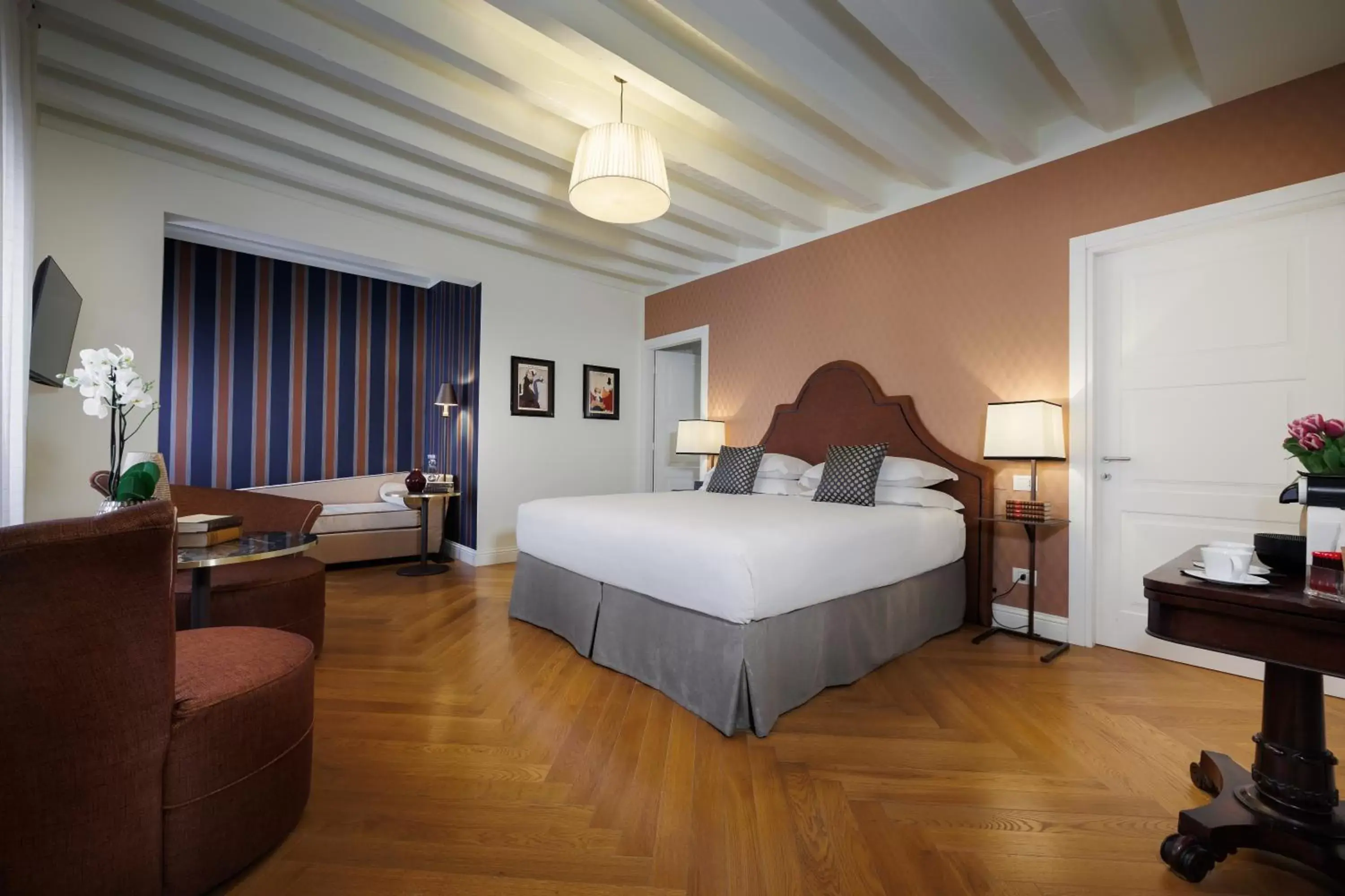 Deluxe King Room in Maison Santa Croce Deluxe King Room in Maison Santa Croce