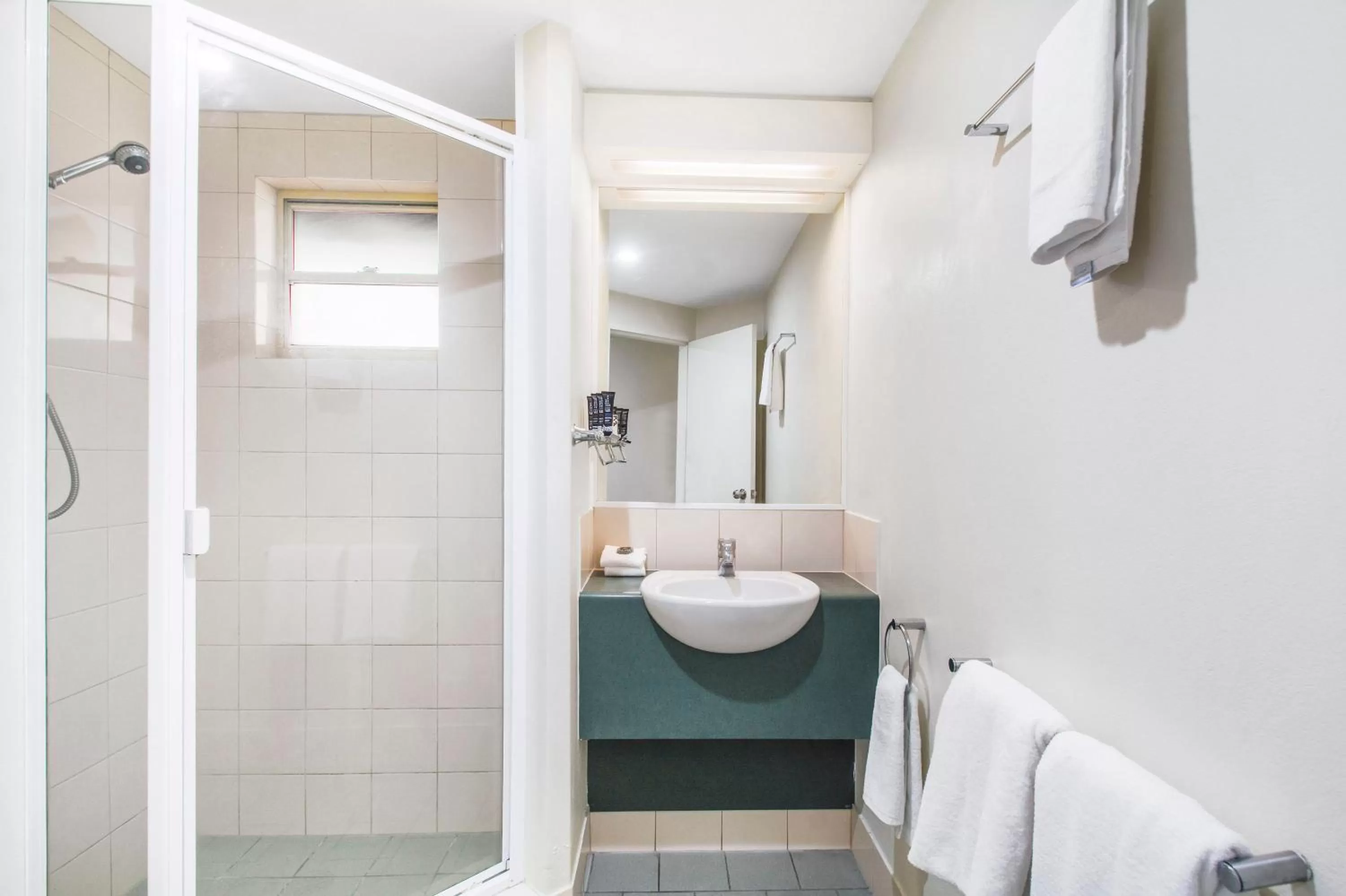 Shower in Mantra French Quarter Noosa