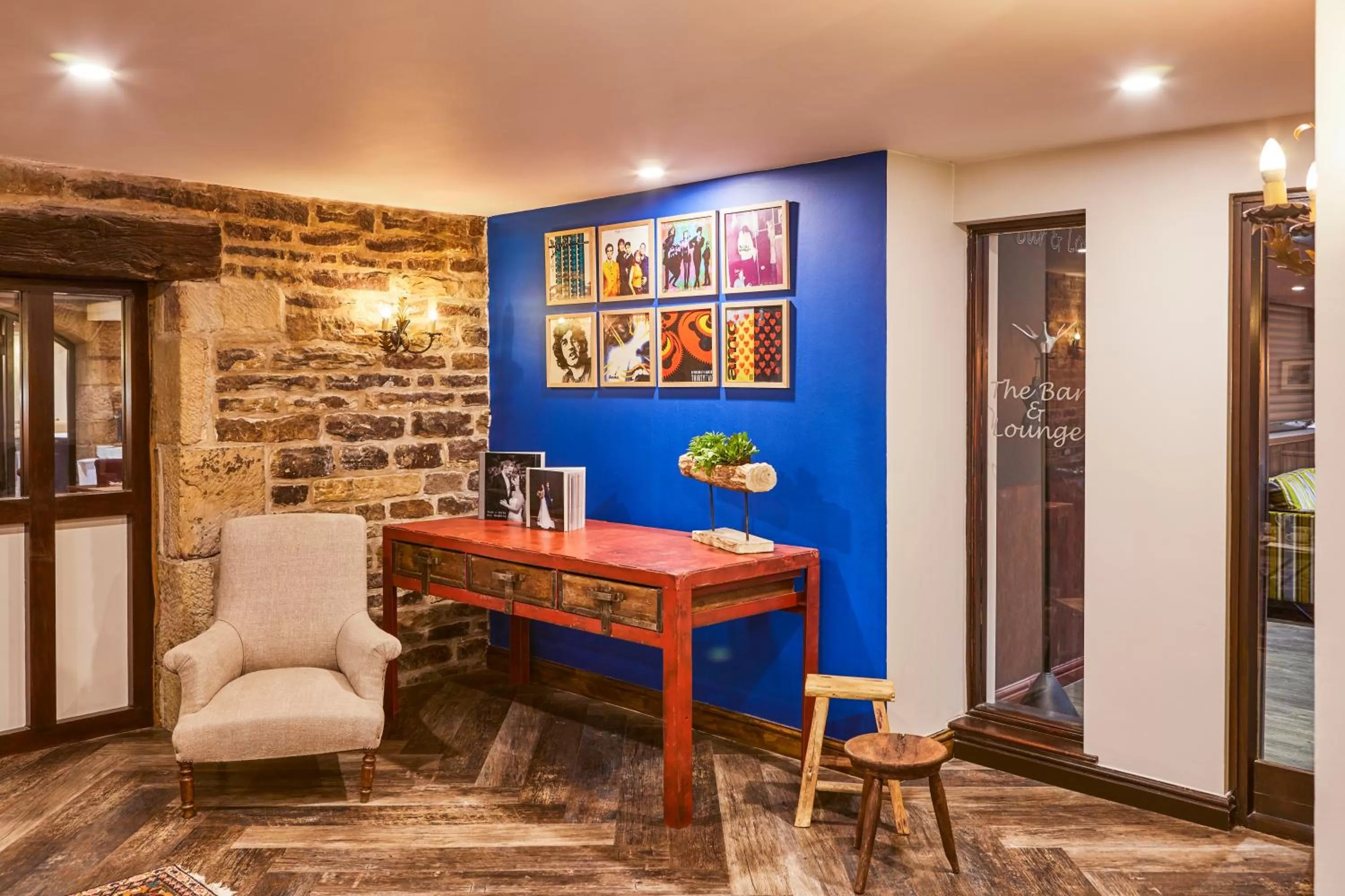 Lounge or bar in Mercure Barnsley Tankersley Manor Hotel