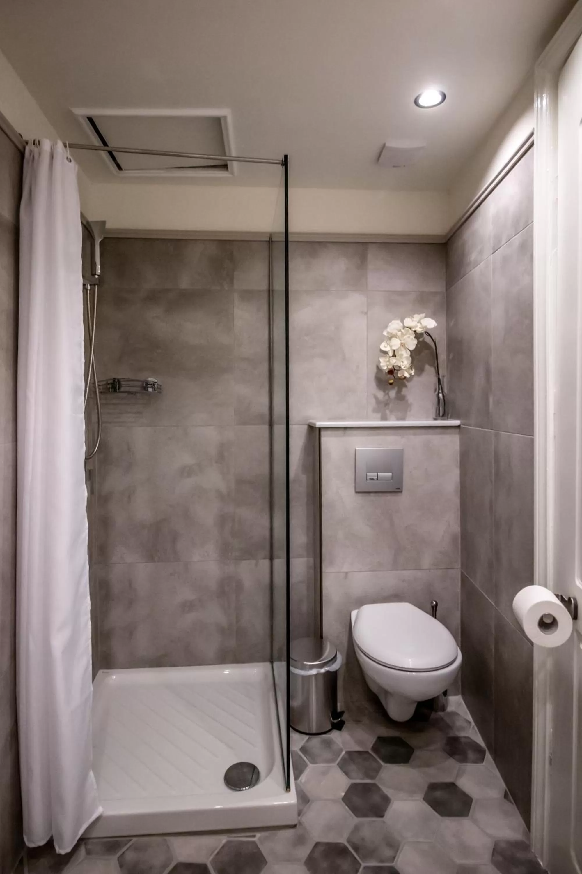 Shower in Levkosh Apartments at Lefkada's Heart