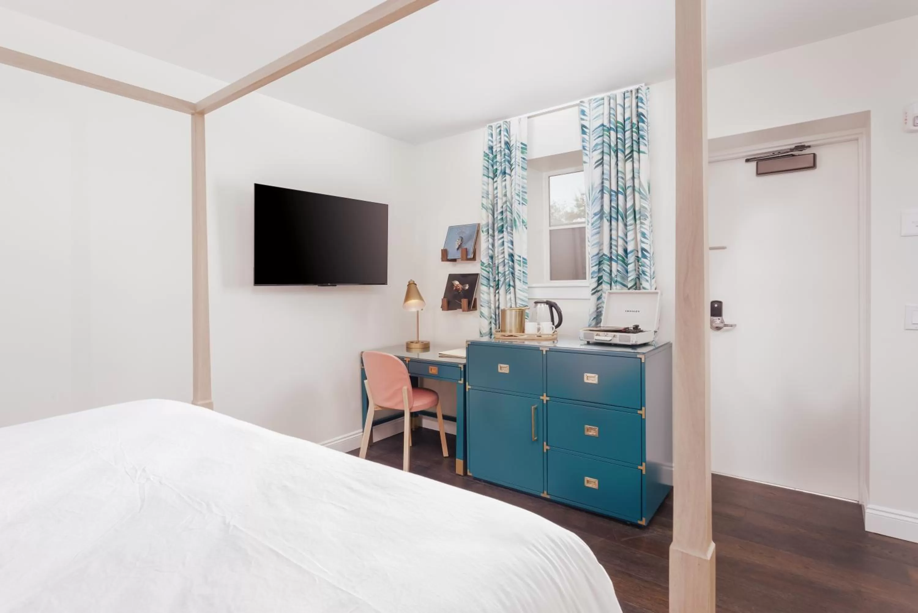 Bed in Lily Hall-A Boutique Hotel