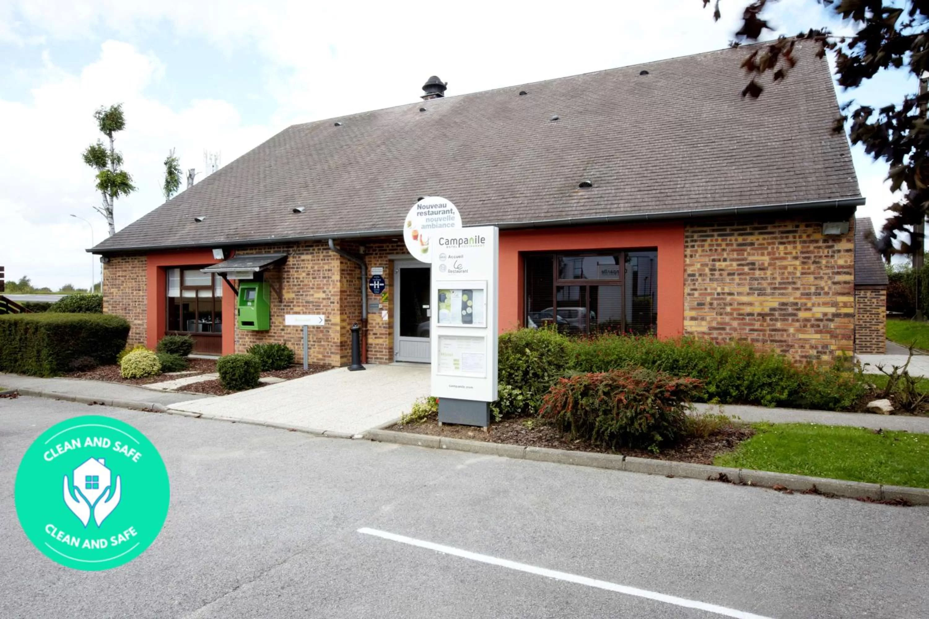 Facade/entrance in Campanile Rouen Nord - Mont-Saint-Aignan