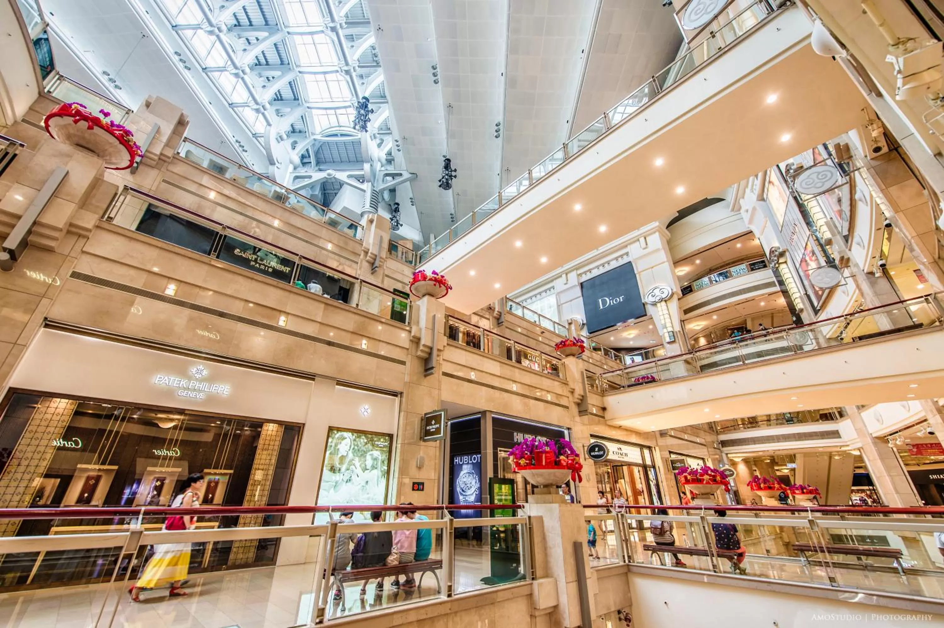 Shopping Area in Place‧X Hotel