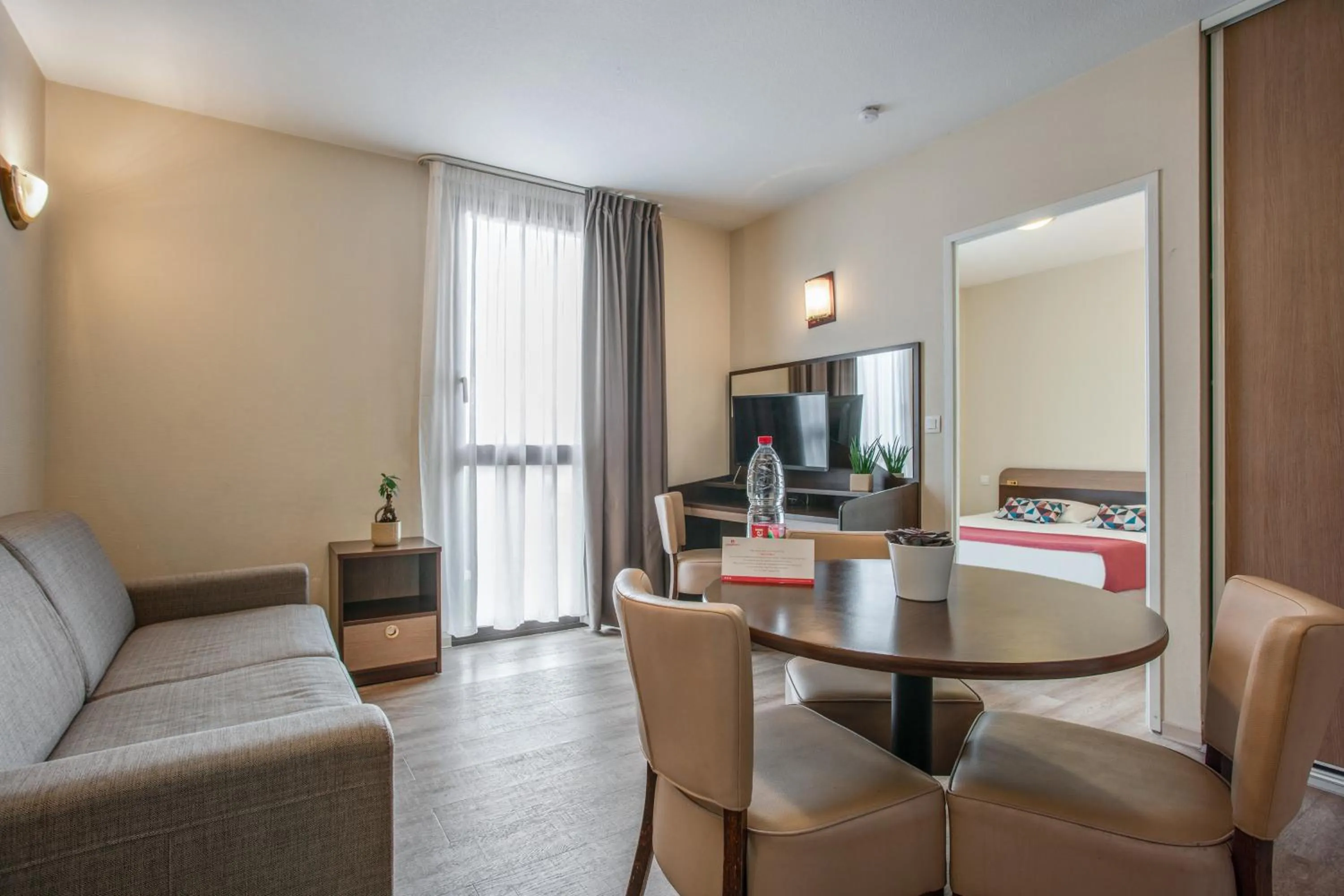 Bed in Appart'City Classic Nîmes