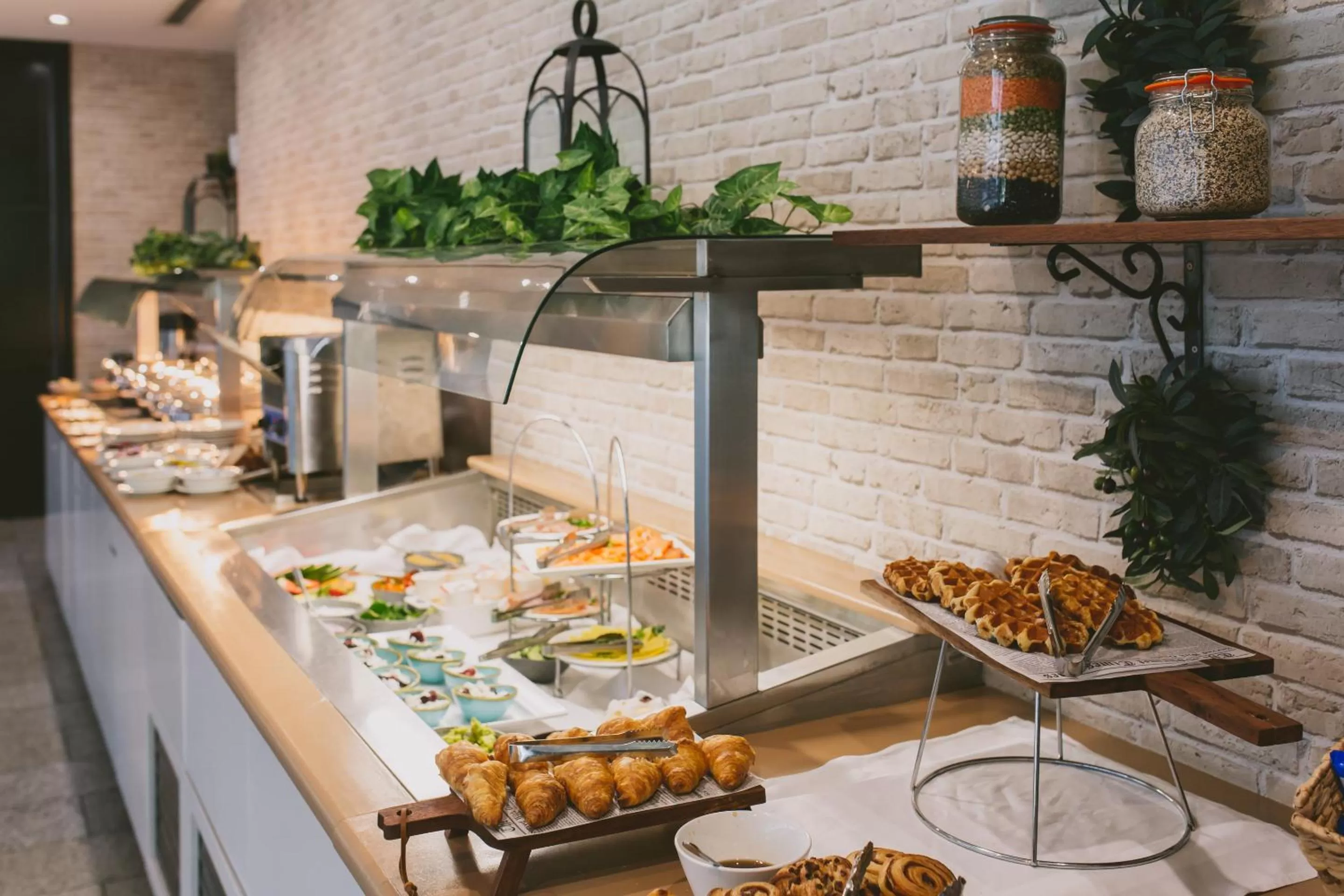 Food and drinks in Mercure Brisbane Spring Hill