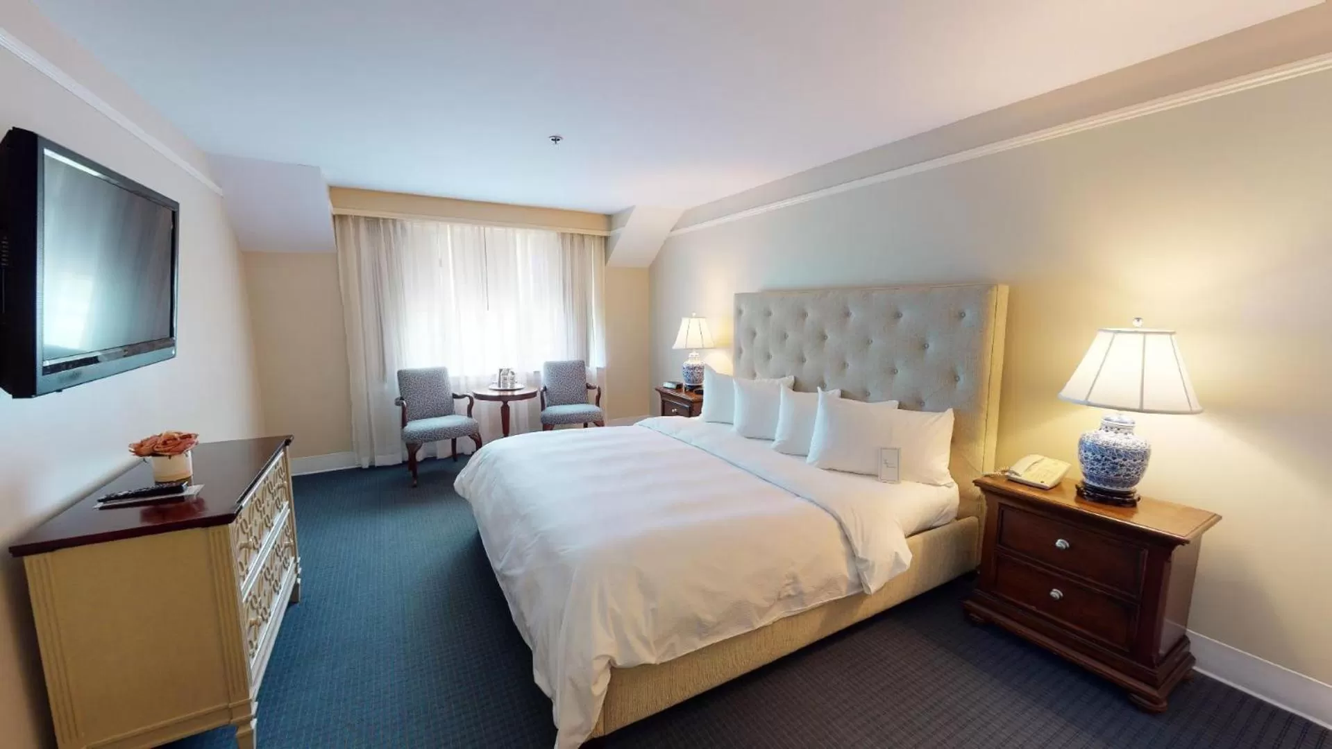 Bedroom, Bed in The Simsbury Inn