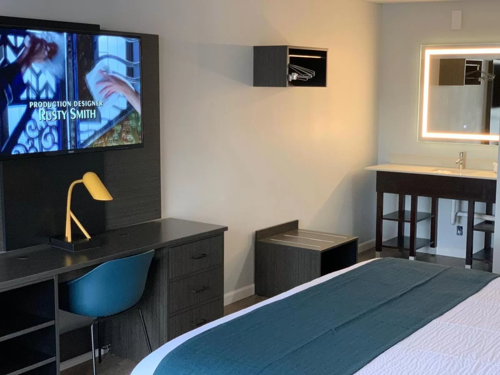 Bedroom, Bed in Motel 6 Louisville, Ky- Airport/ Fair Expo