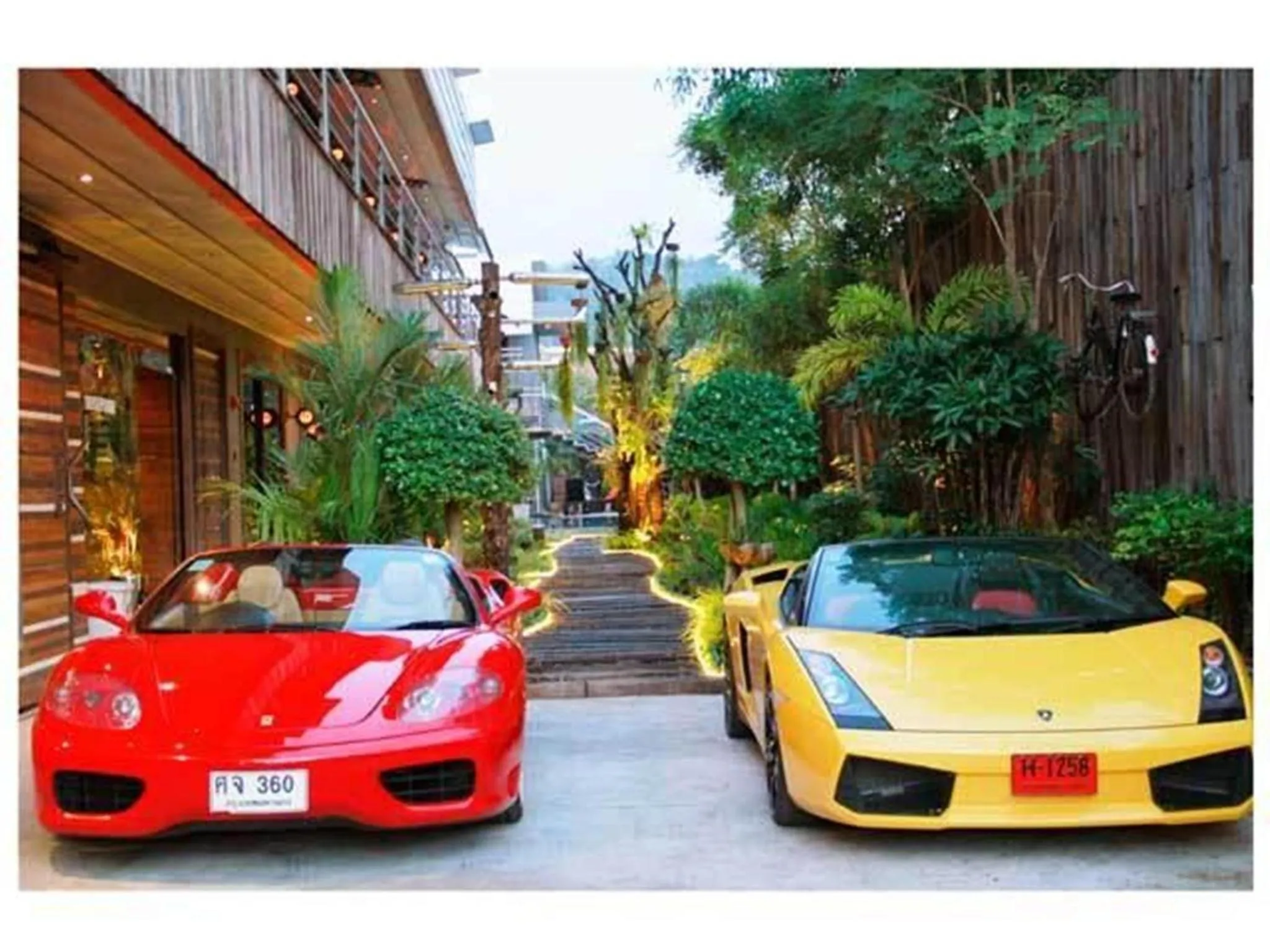 Facade/entrance in Nicky's Handlebar