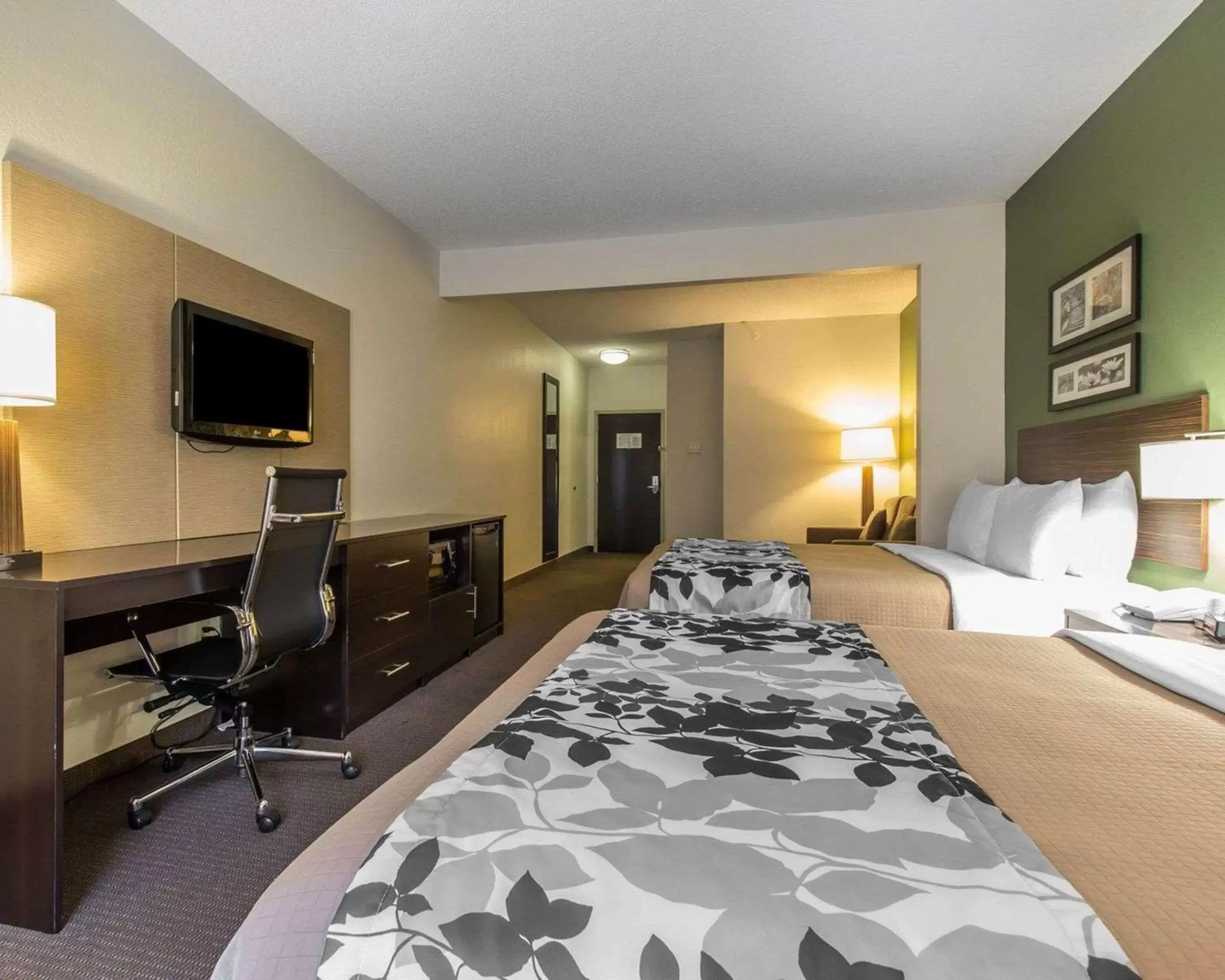 Queen Suite with Two Queen Beds - Accessible/Non-Smoking in Sleep Inn & Suites Middlesboro Queen Suite with Two Queen Beds - Accessible/Non-Smoking in Sleep Inn & Suites Middlesboro