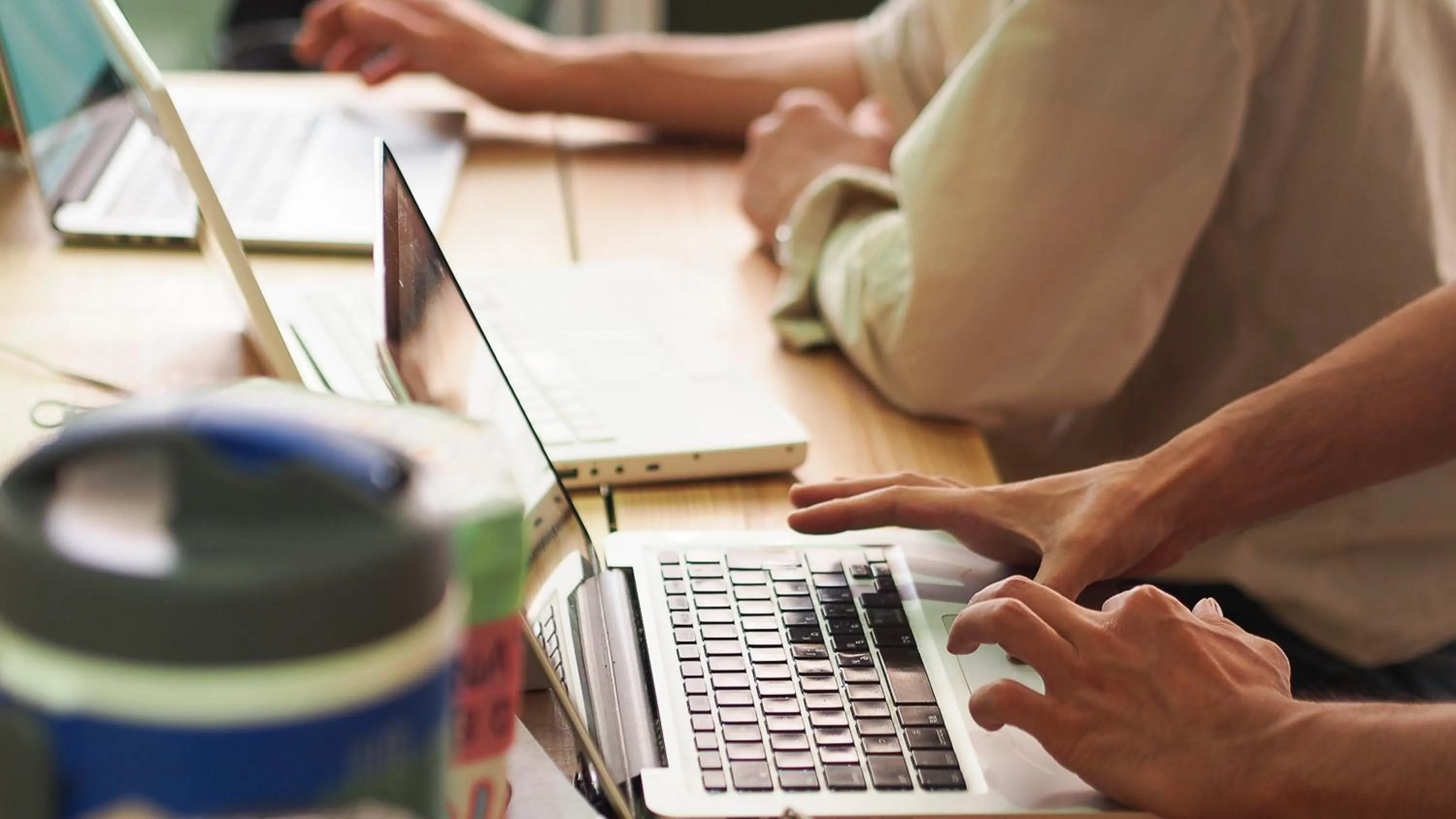 Business facilities in Kamagasaki University of the Arts Cafe Garden Guest House aka Cocoroom