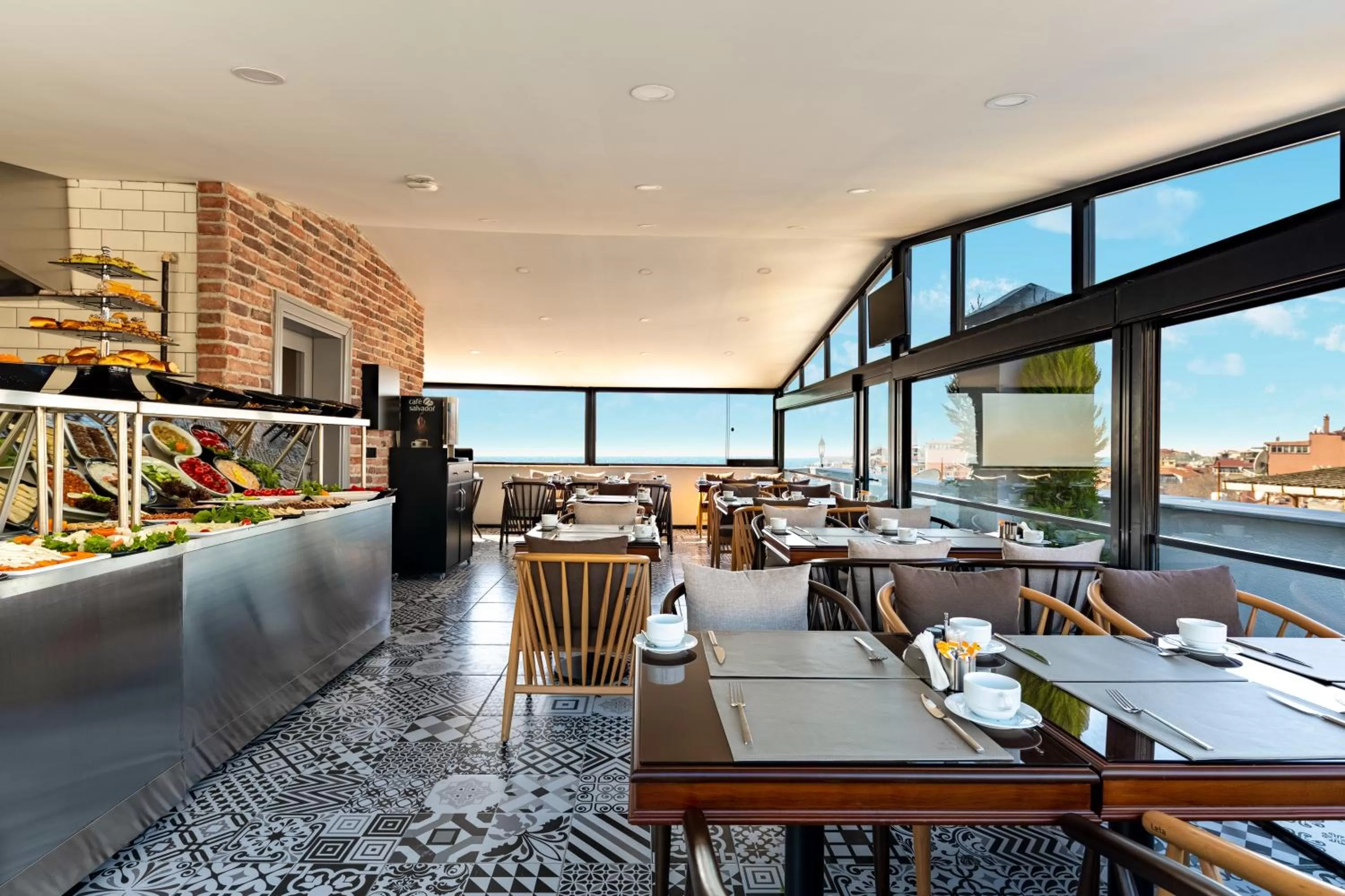 Restaurant/places to eat in Interstar Hotel - Sultanahmet