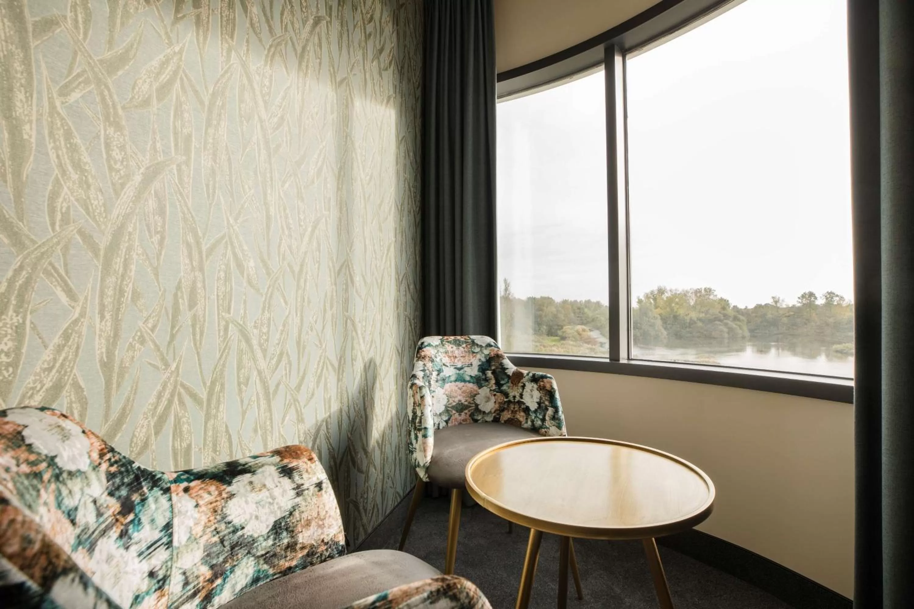 Seating area in Flonk Hotel Groningen Zuid, BW Signature Collection