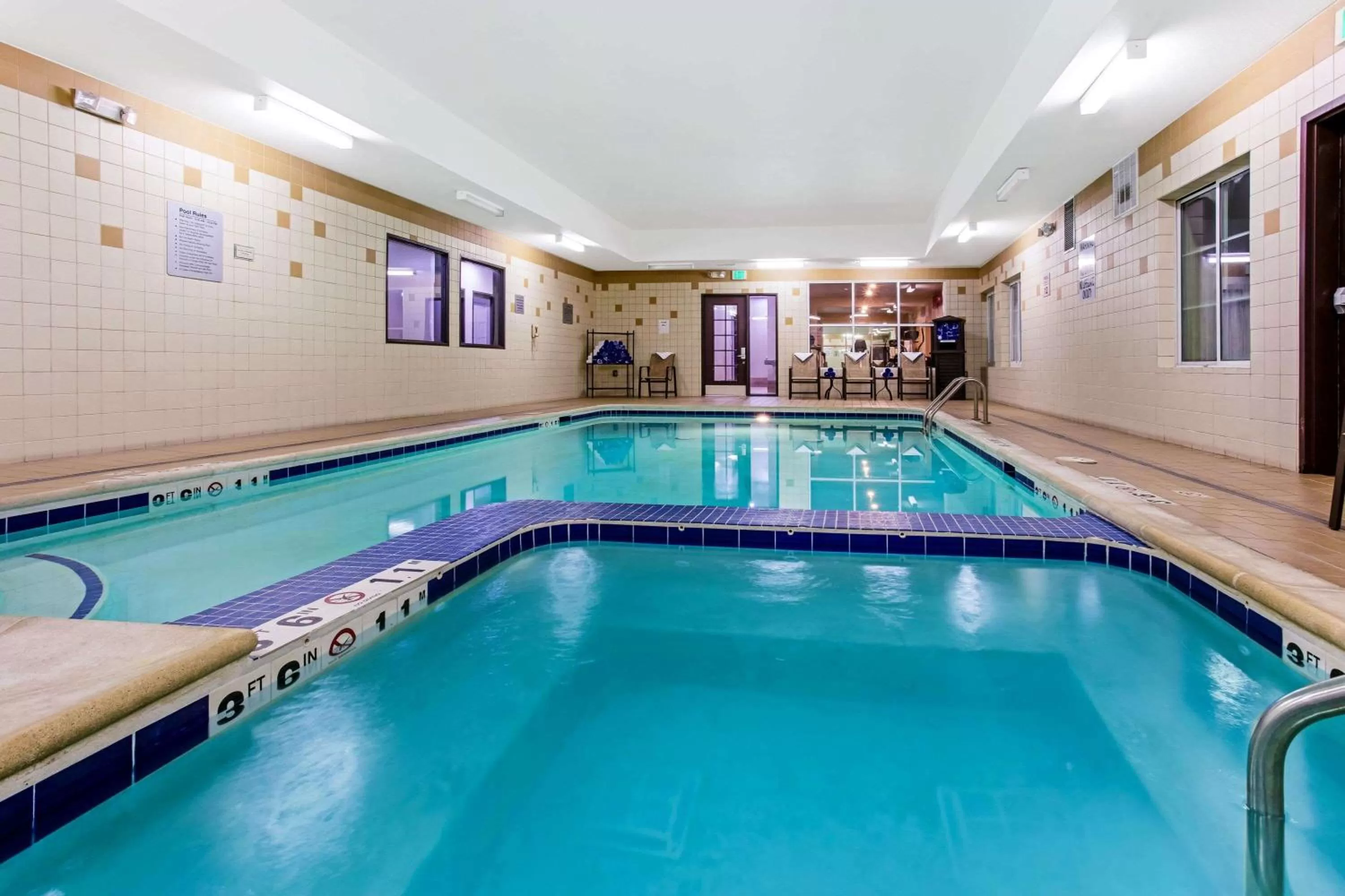 Hot Tub in La Quinta by Wyndham Denver Gateway Park