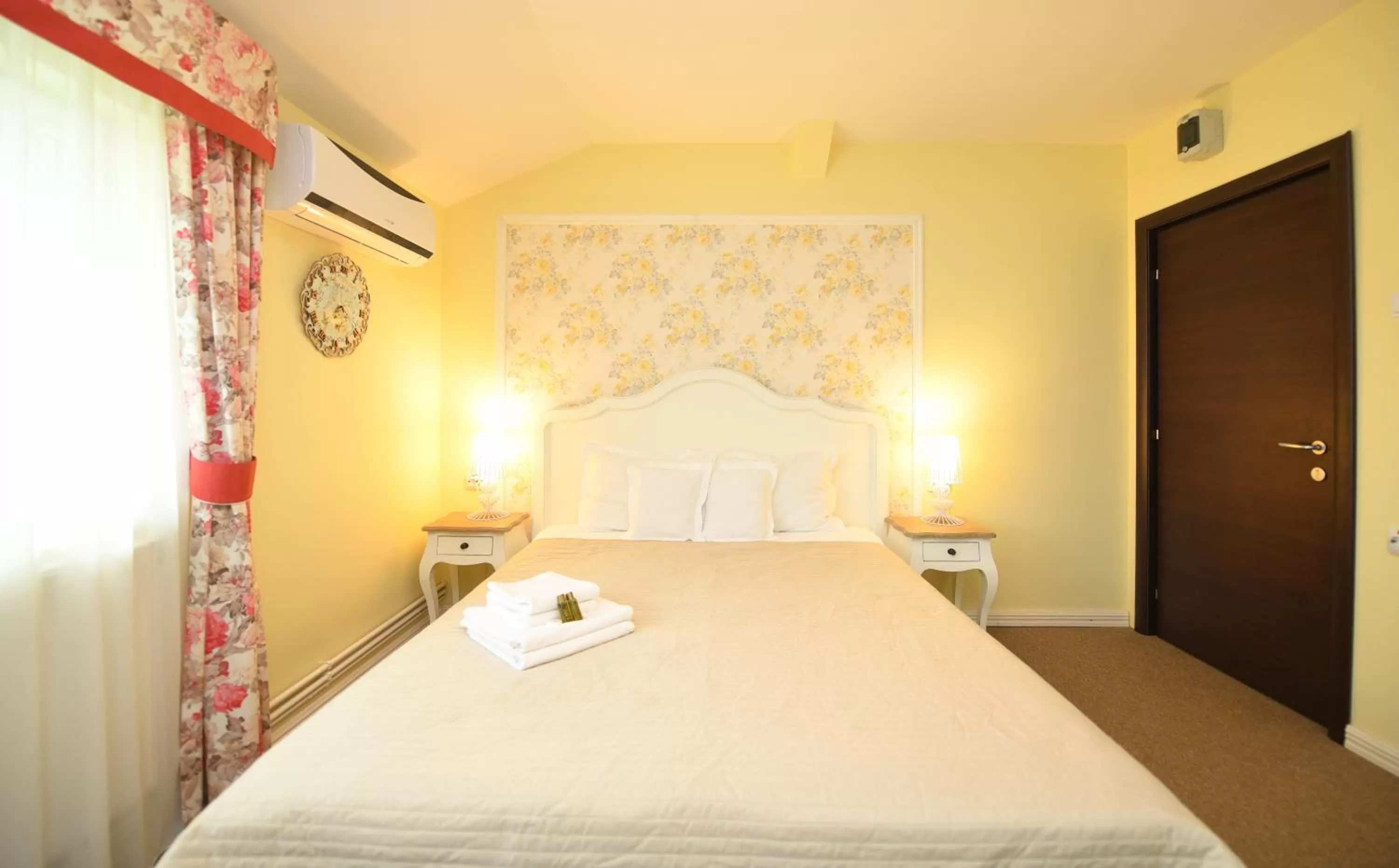 Bed in Vip Motel Restaurant