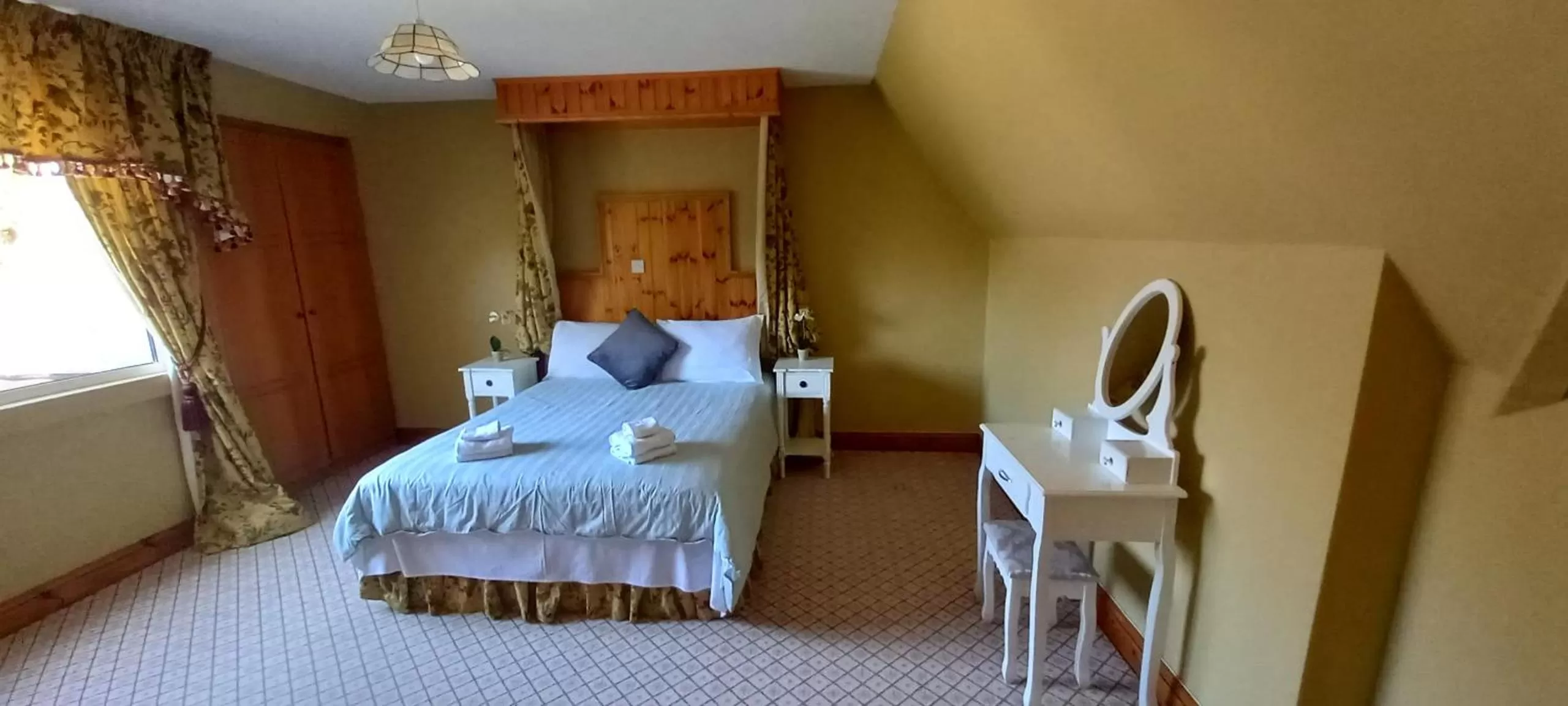 Bed in Ardsallagh Lodge