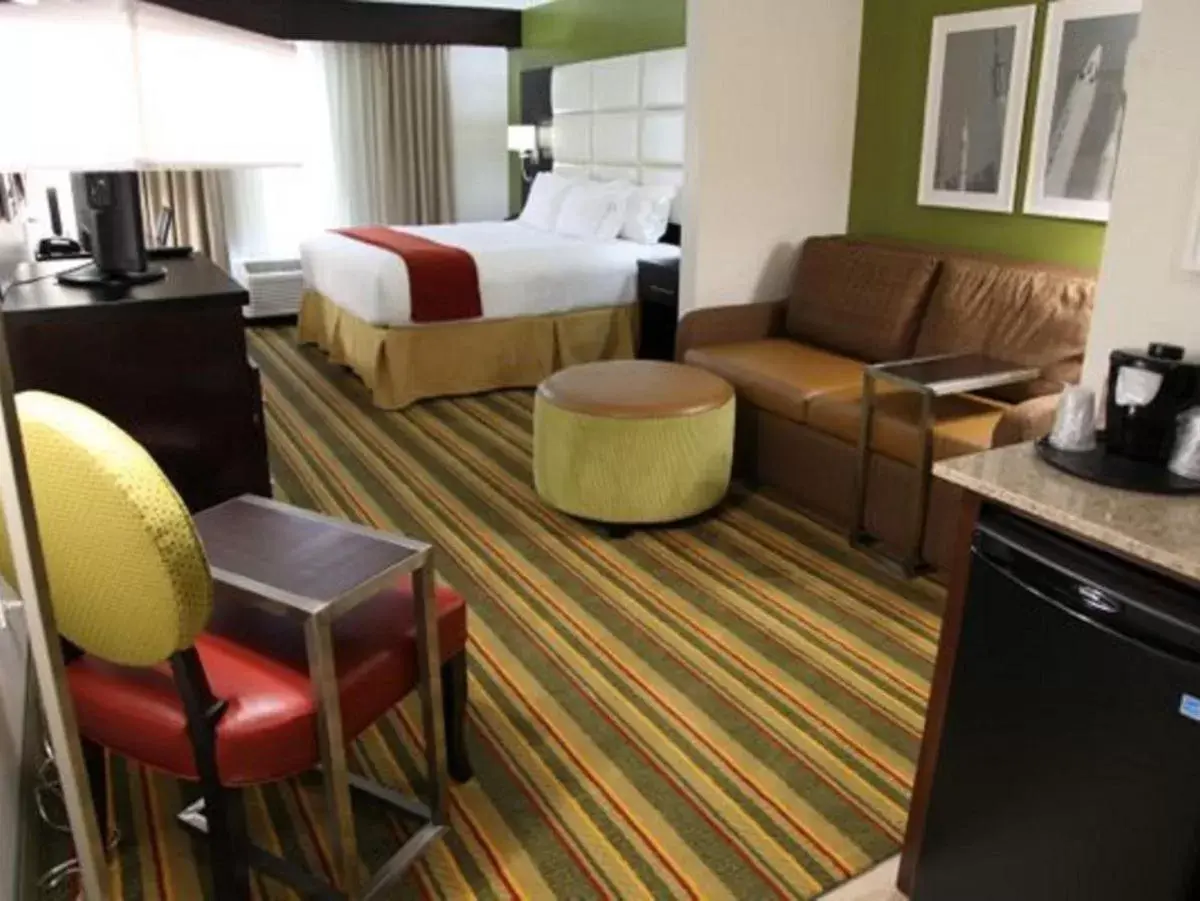Holiday Inn Express & Suites - Huntsville Airport by IHG Holiday Inn Express & Suites - Huntsville Airport by IHG