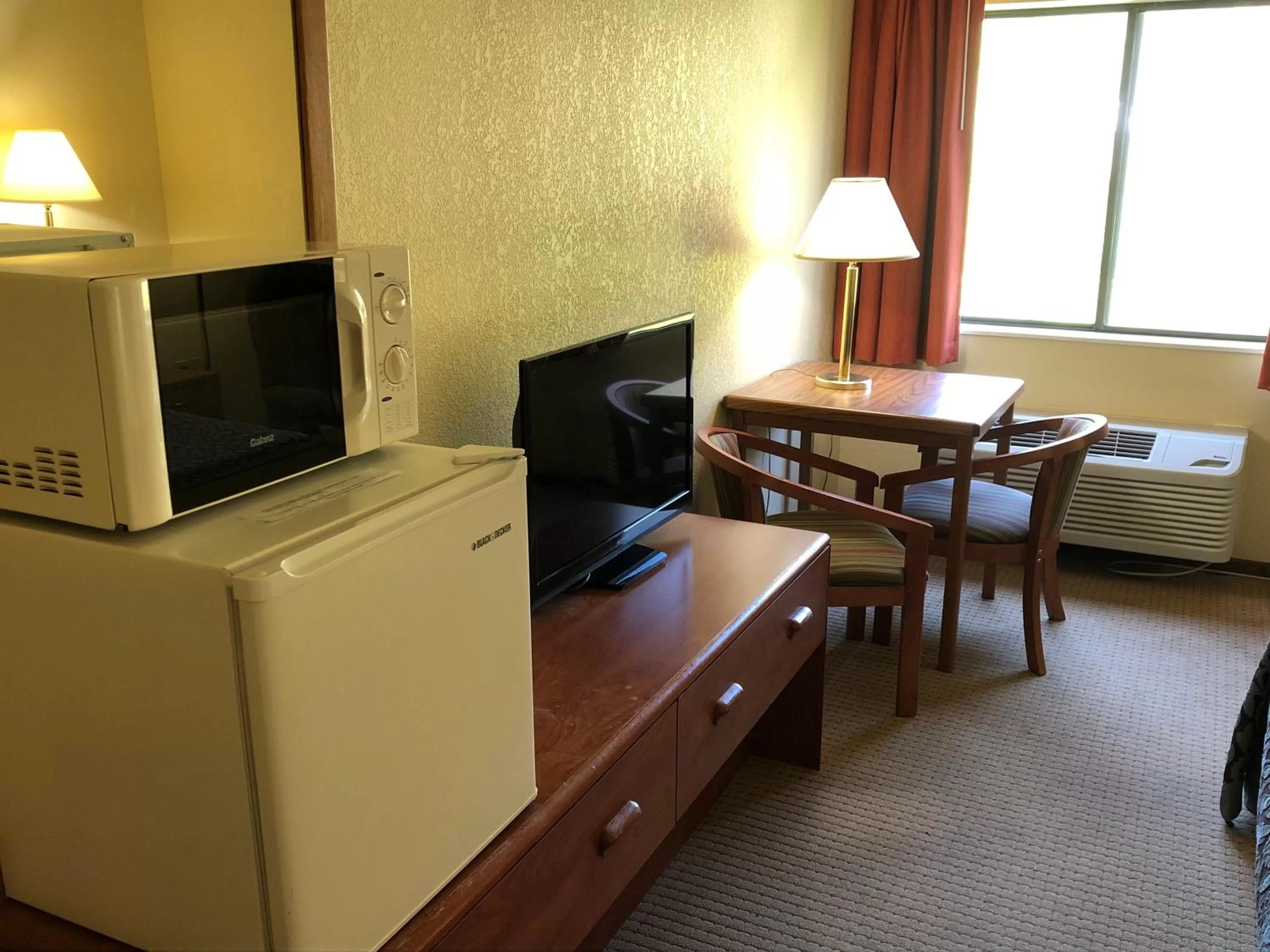 Days Inn by Wyndham Iron Mountain