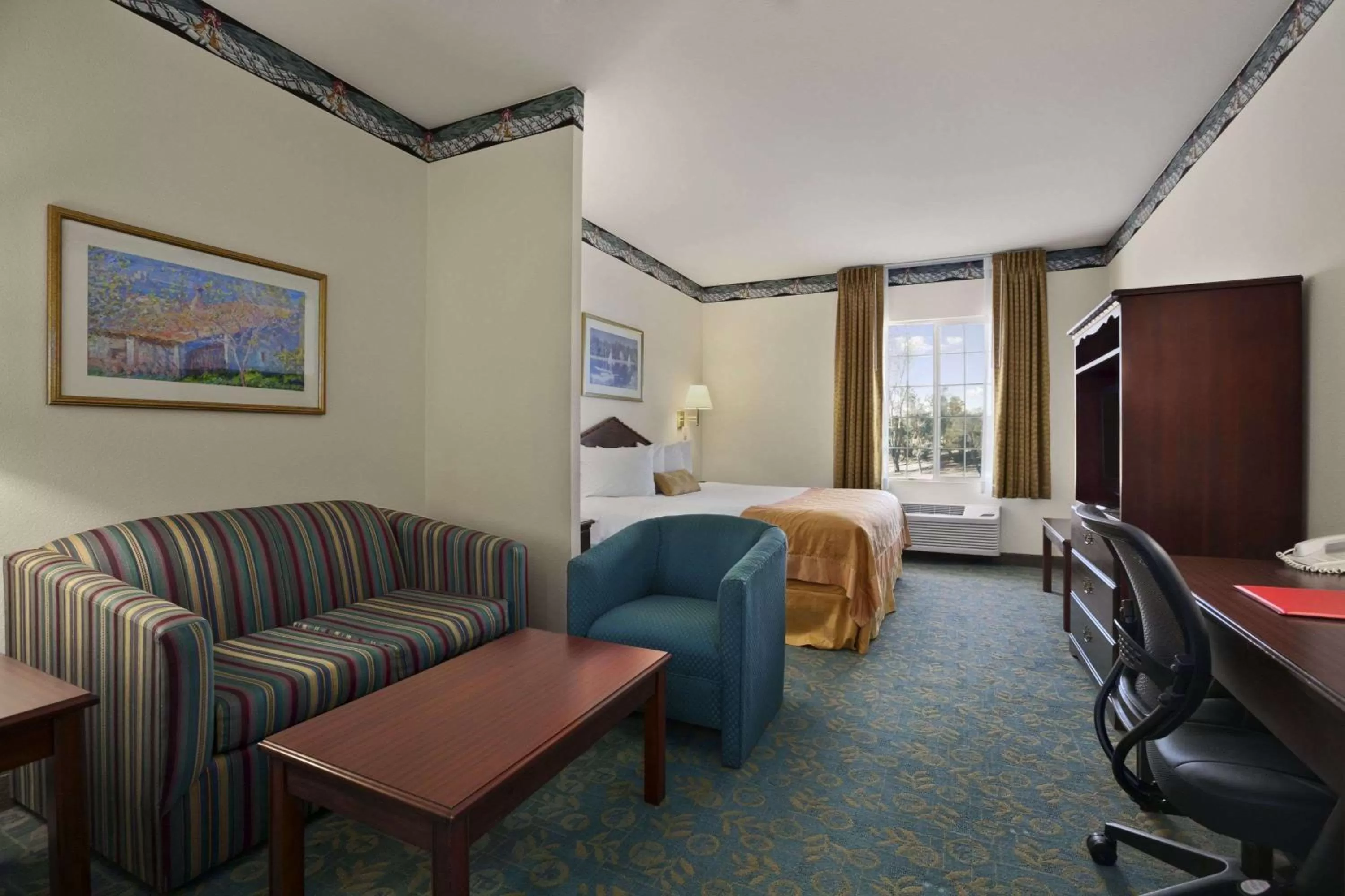 Photo of the whole room in Ramada by Wyndham Williams