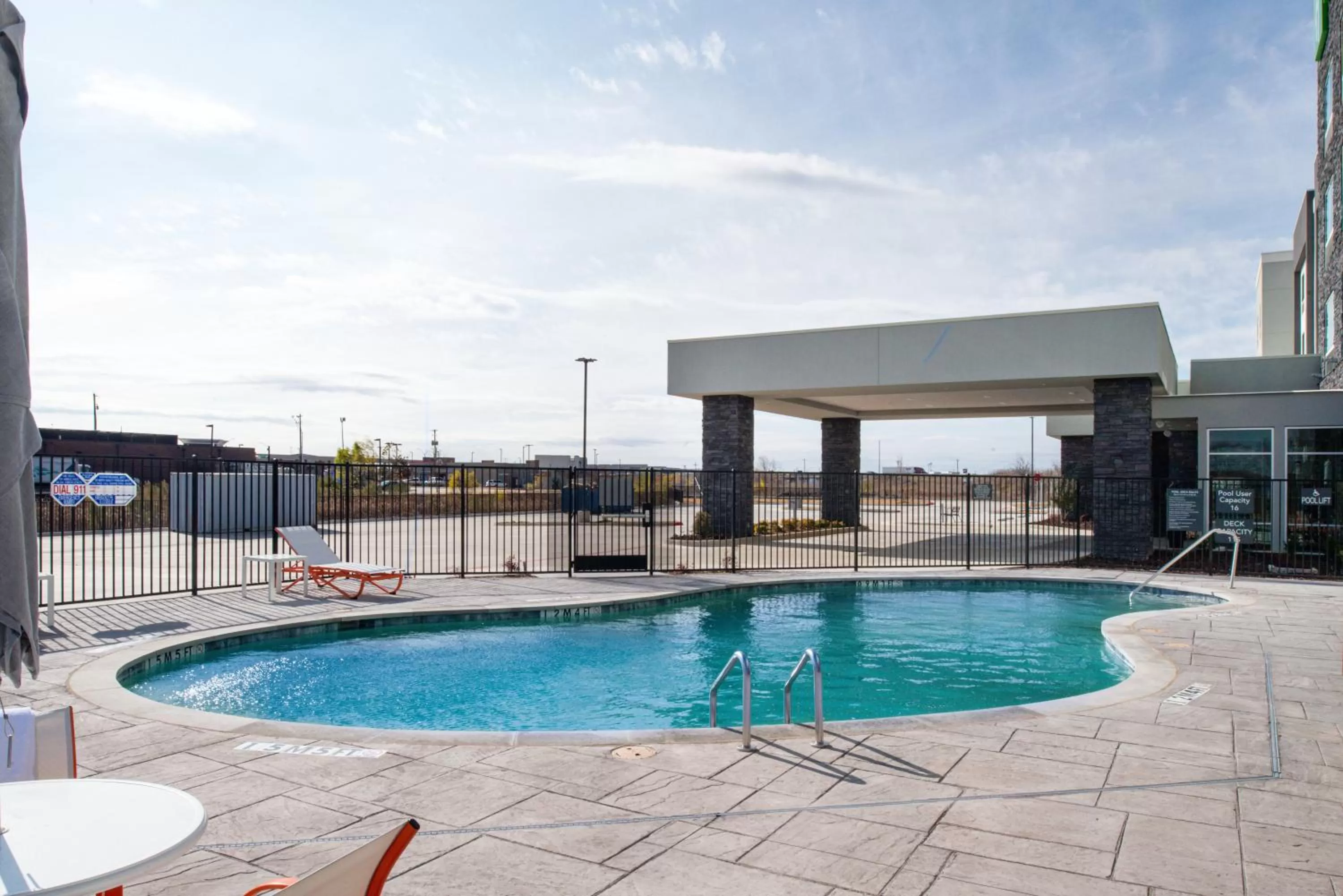 Swimming pool in Holiday Inn Fort Worth - Alliance by IHG
