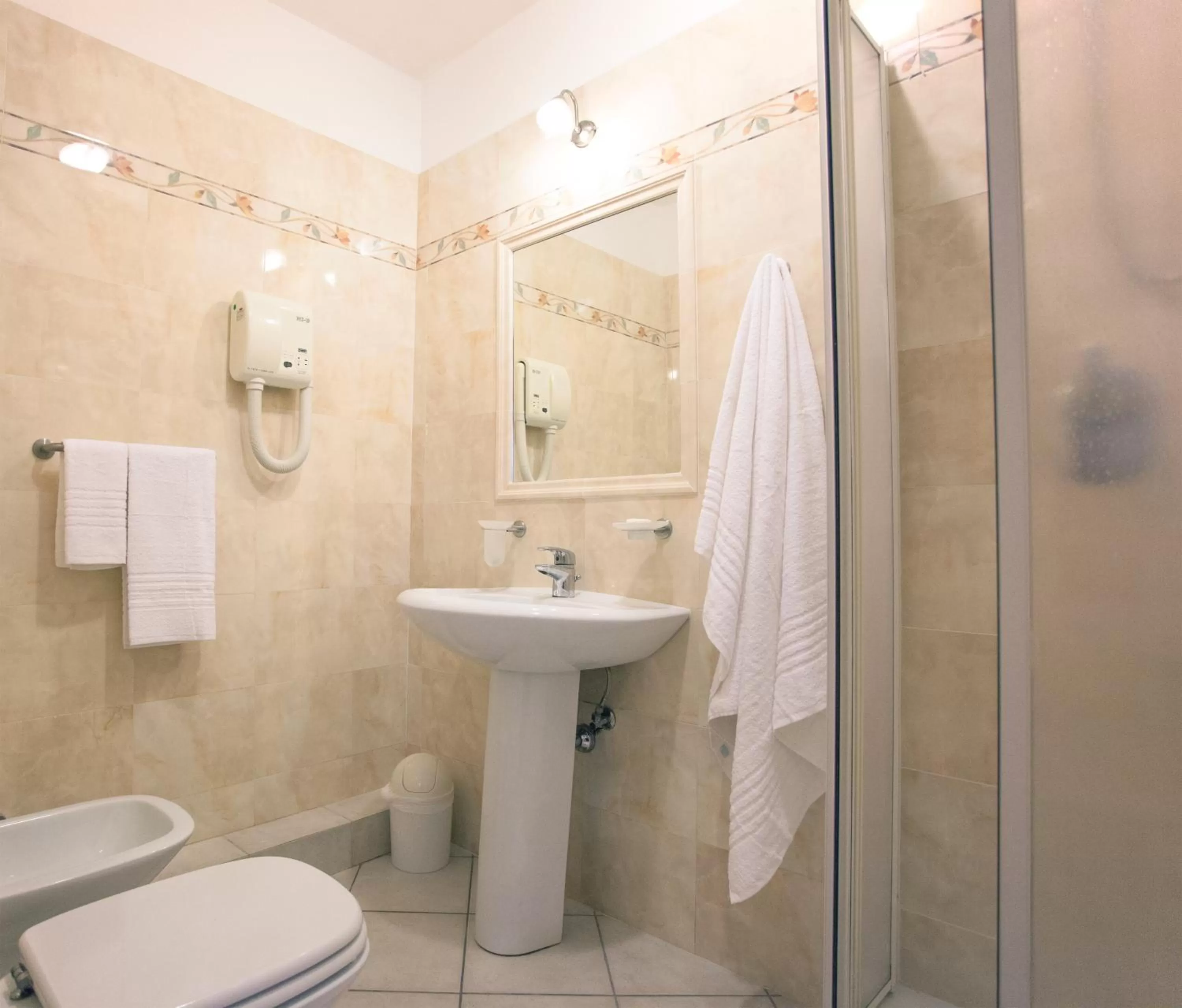 Bathroom in Hotel Domus Praetoria