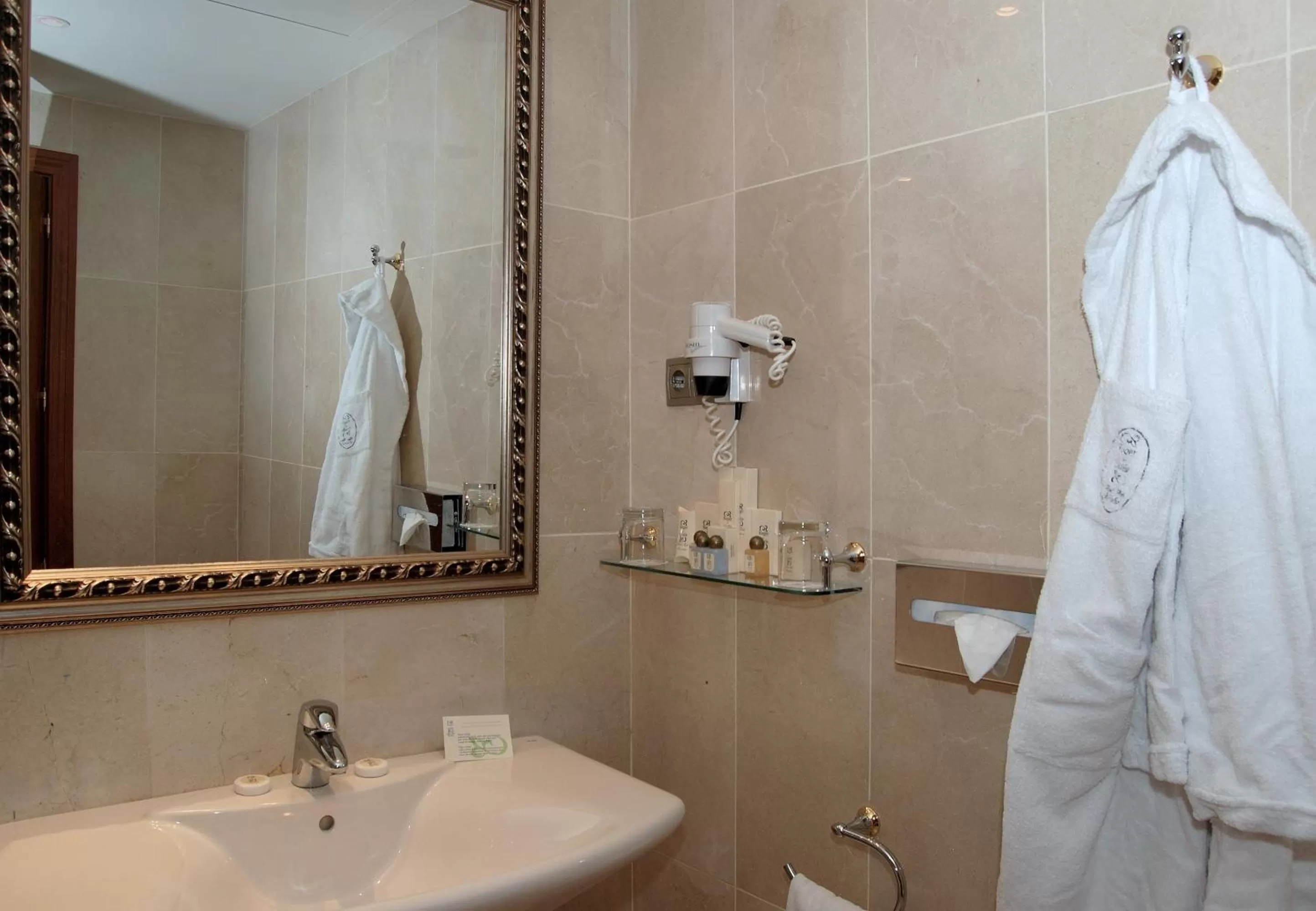 Bathroom in Hotel Roger de Llúria