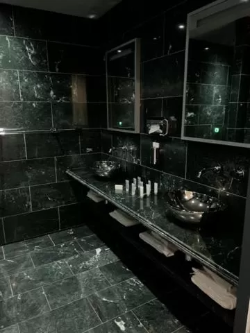 Bathroom in Triple G Hotels