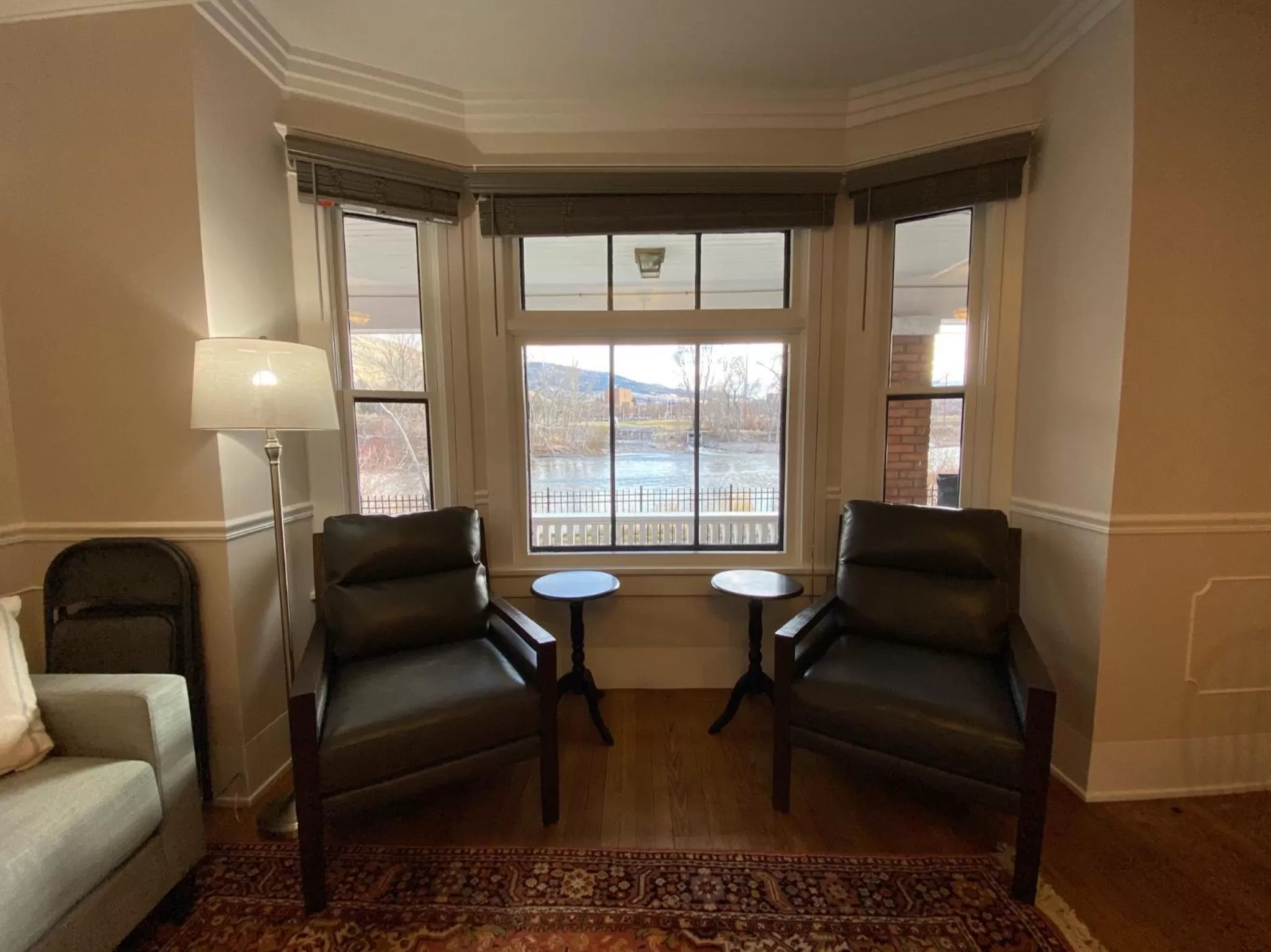 Seating Area in Goldsmith's River Front Inn