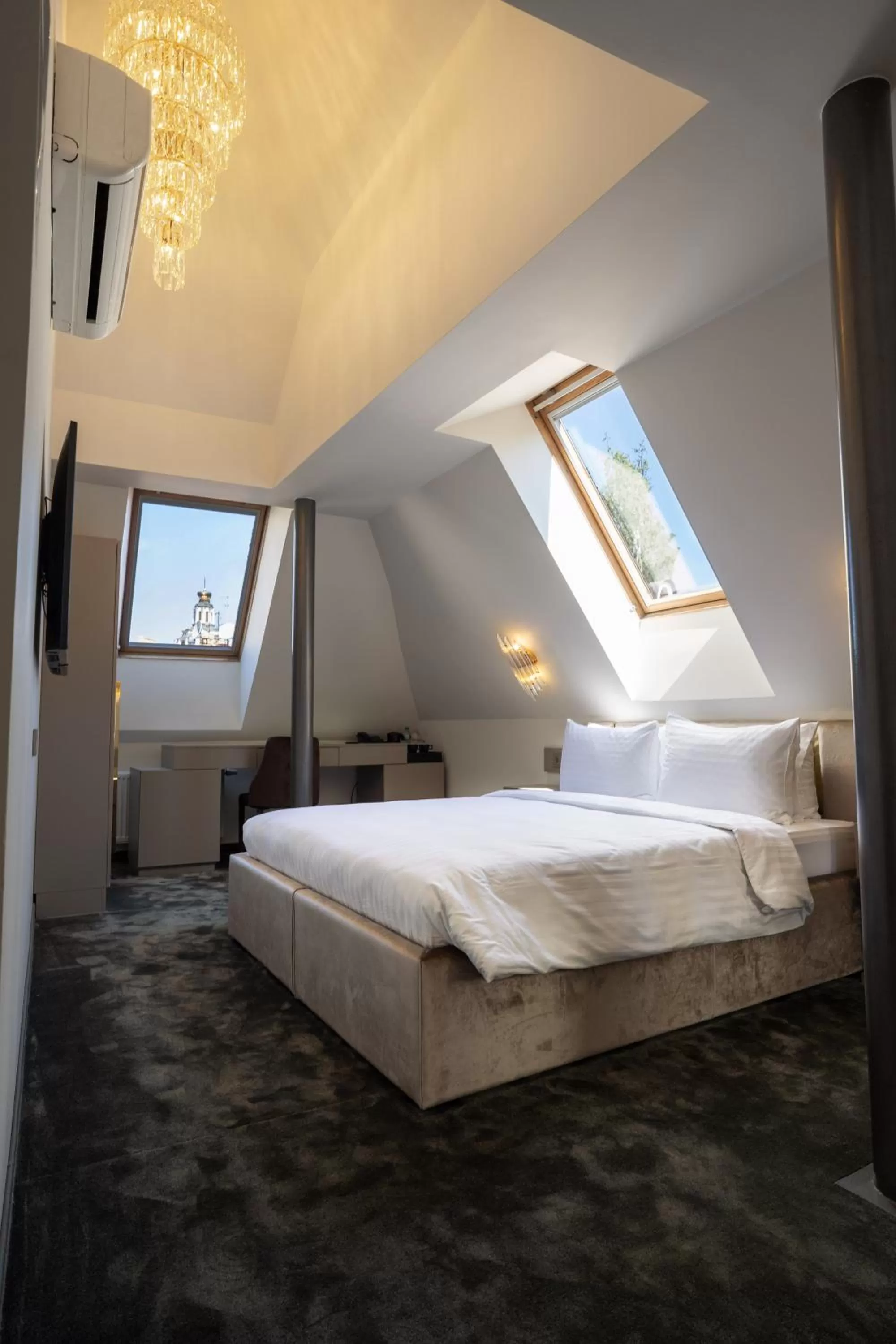 Bed in St Palace Hotel