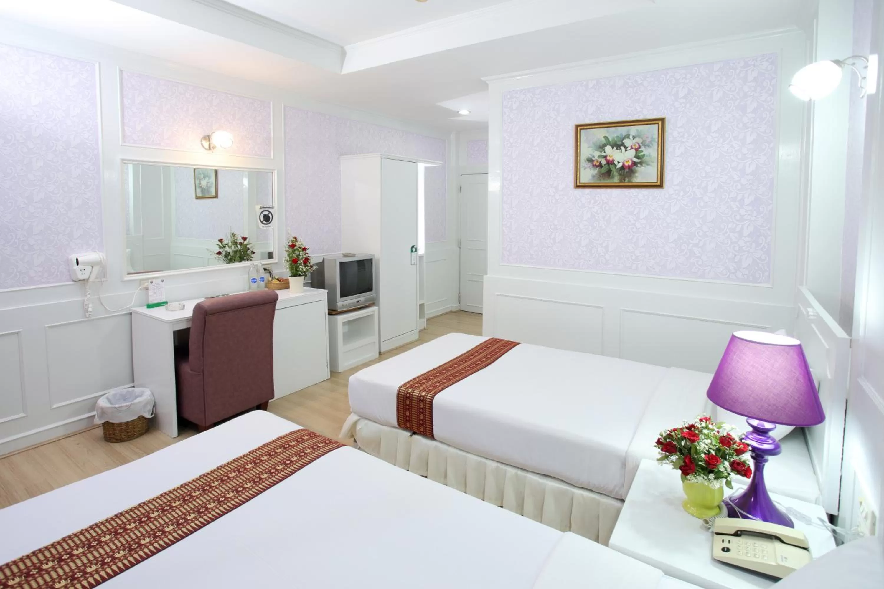 Bed in PJ Watergate Hotel