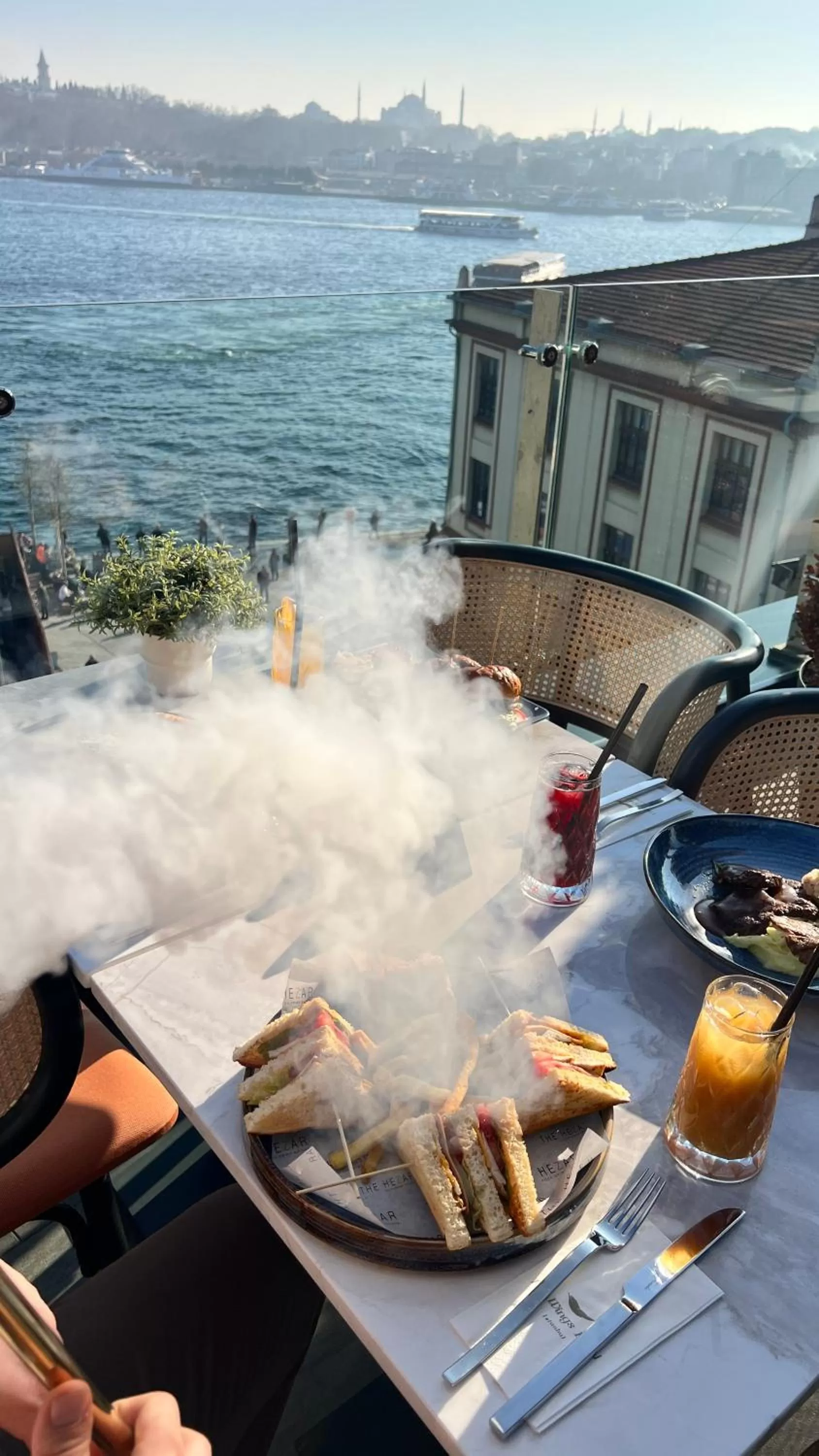 Restaurant/places to eat in The Wings Hotel Istanbul