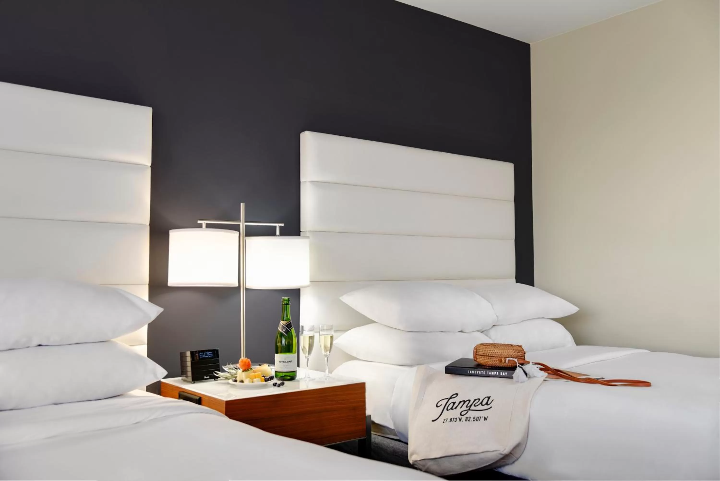 Photo of the whole room, Bed in Hotel Tampa Riverwalk