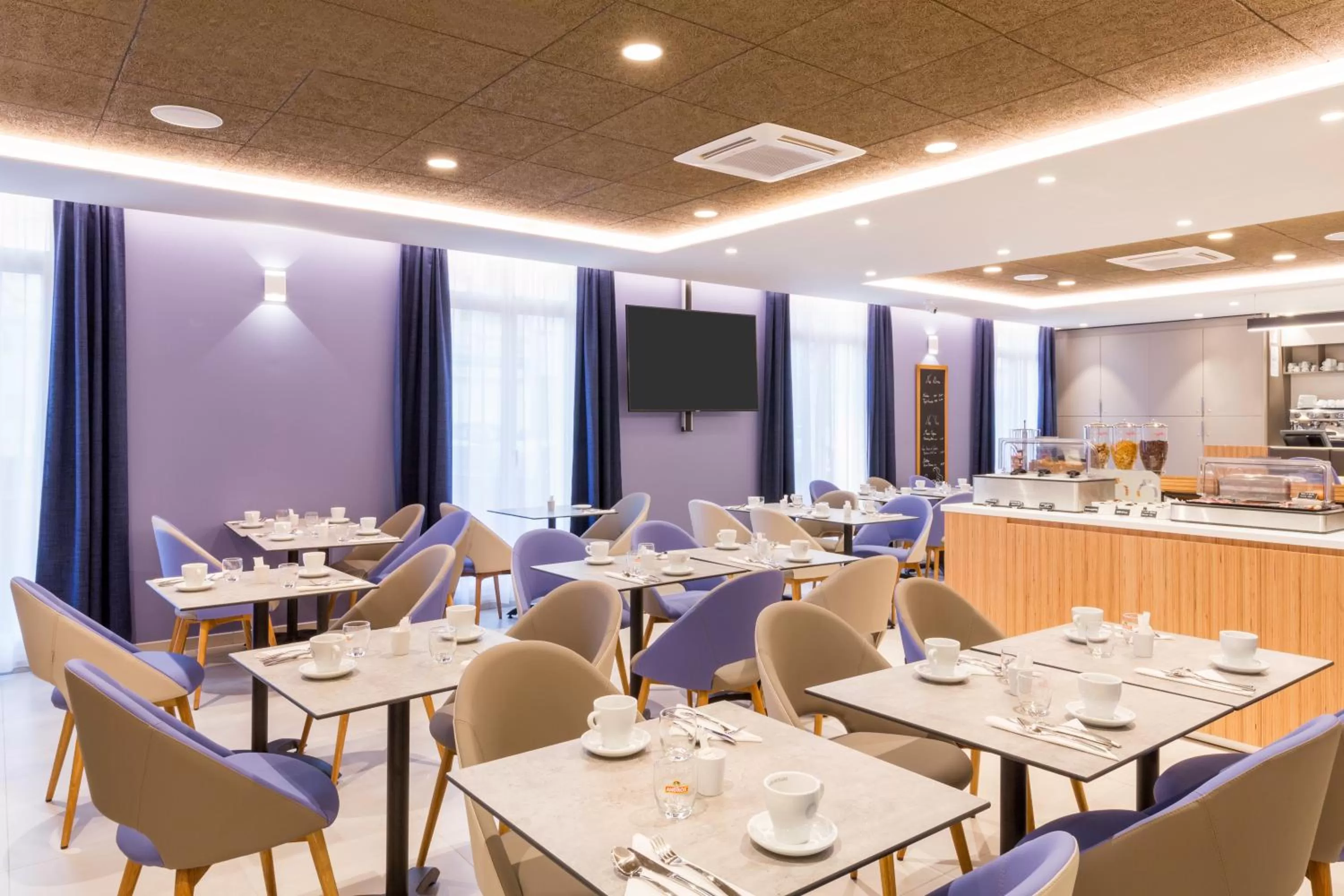 Breakfast in Best Western Le Beffroi