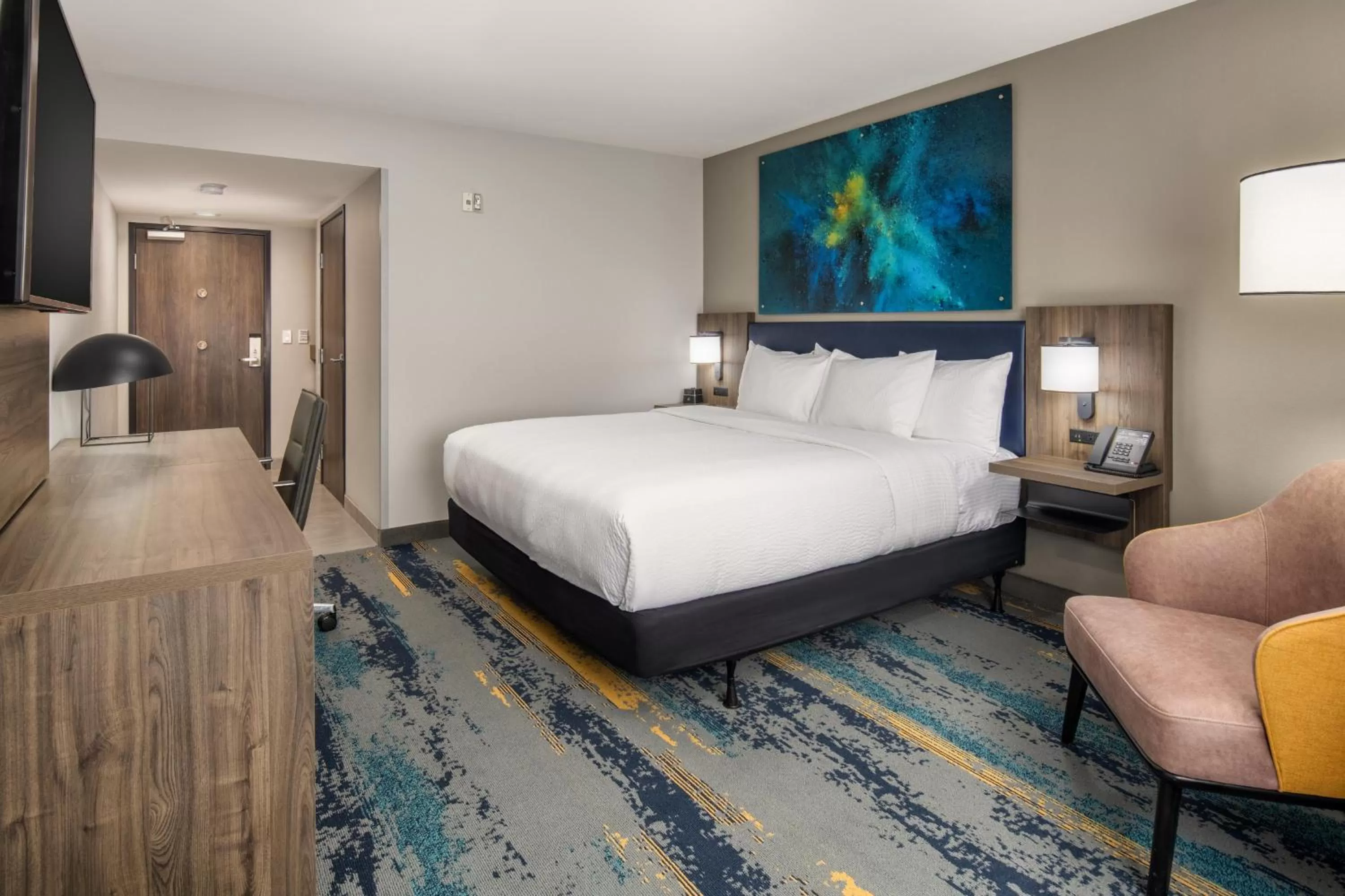 Bed in La Quinta Inn & Suites by Wyndham Spokane Downtown