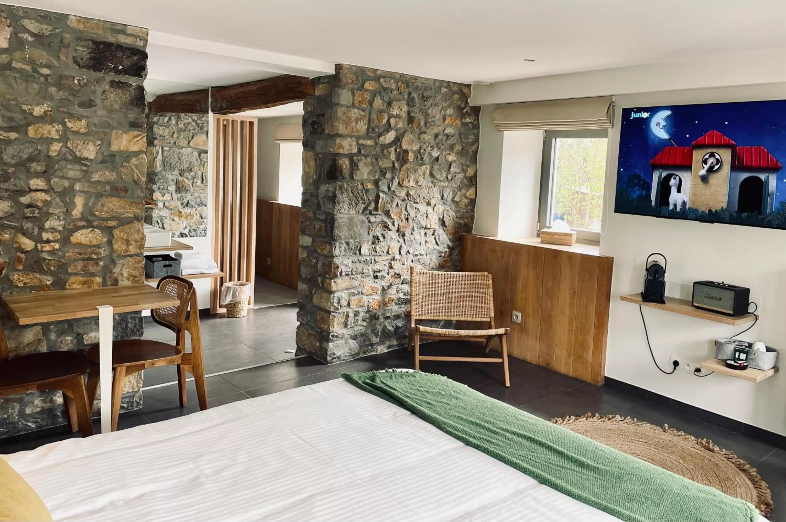 TV/Entertainment Center in La Bel échappée