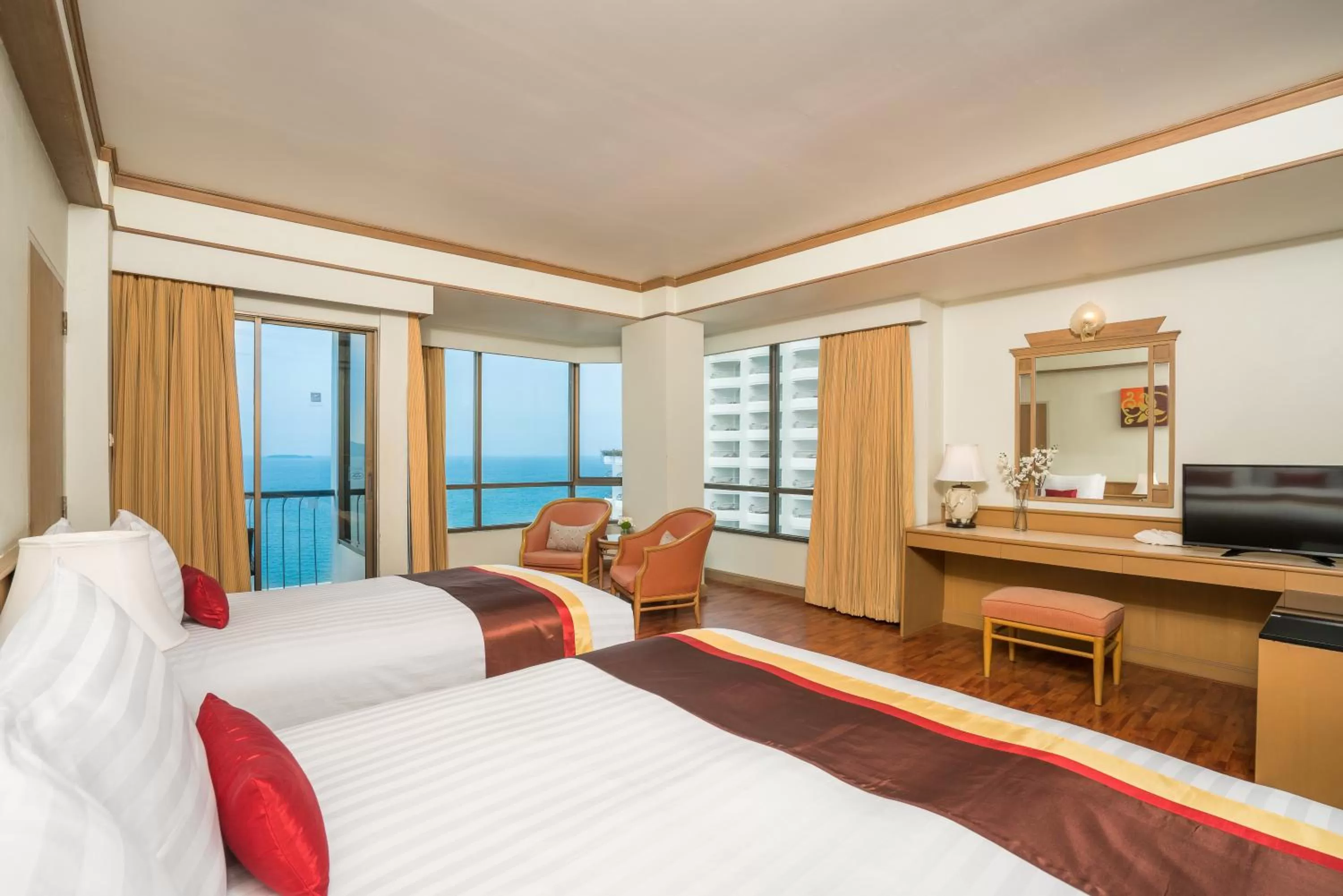 Bed in Cosy Beach Hotel - SHA Extra Plus