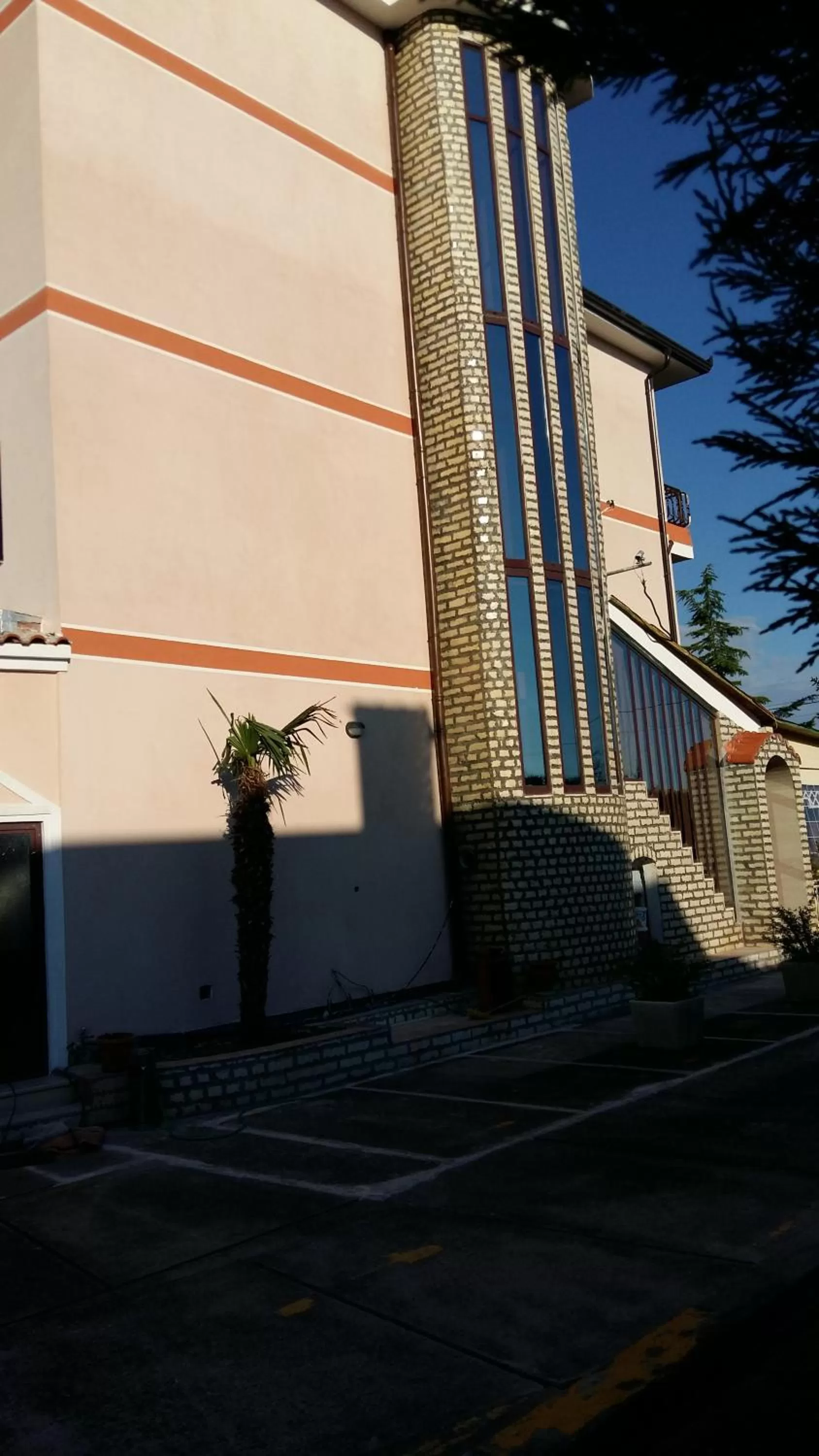 Property Building in Drini Hotel