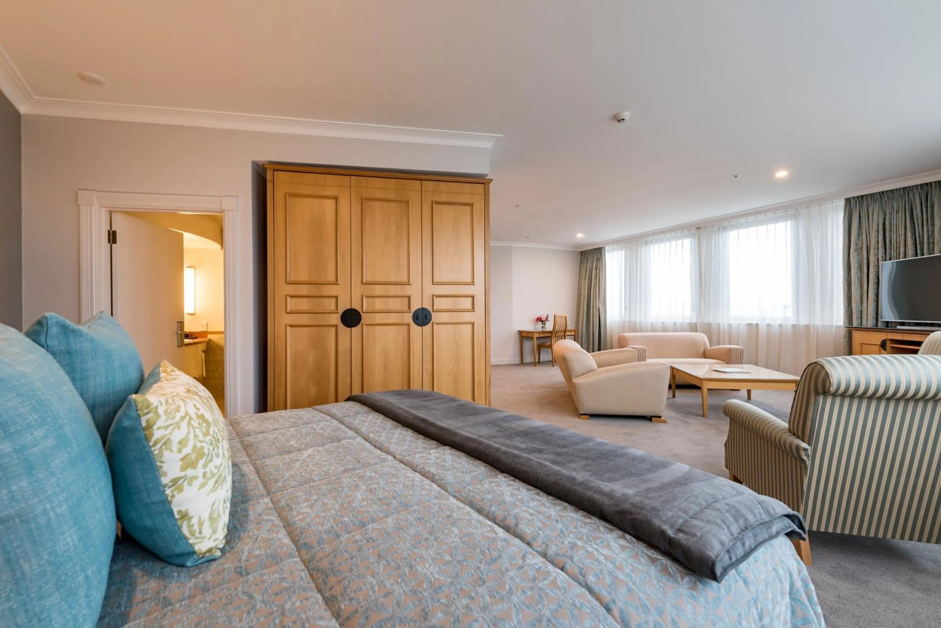 Photo of the whole room in Distinction Christchurch Hotel